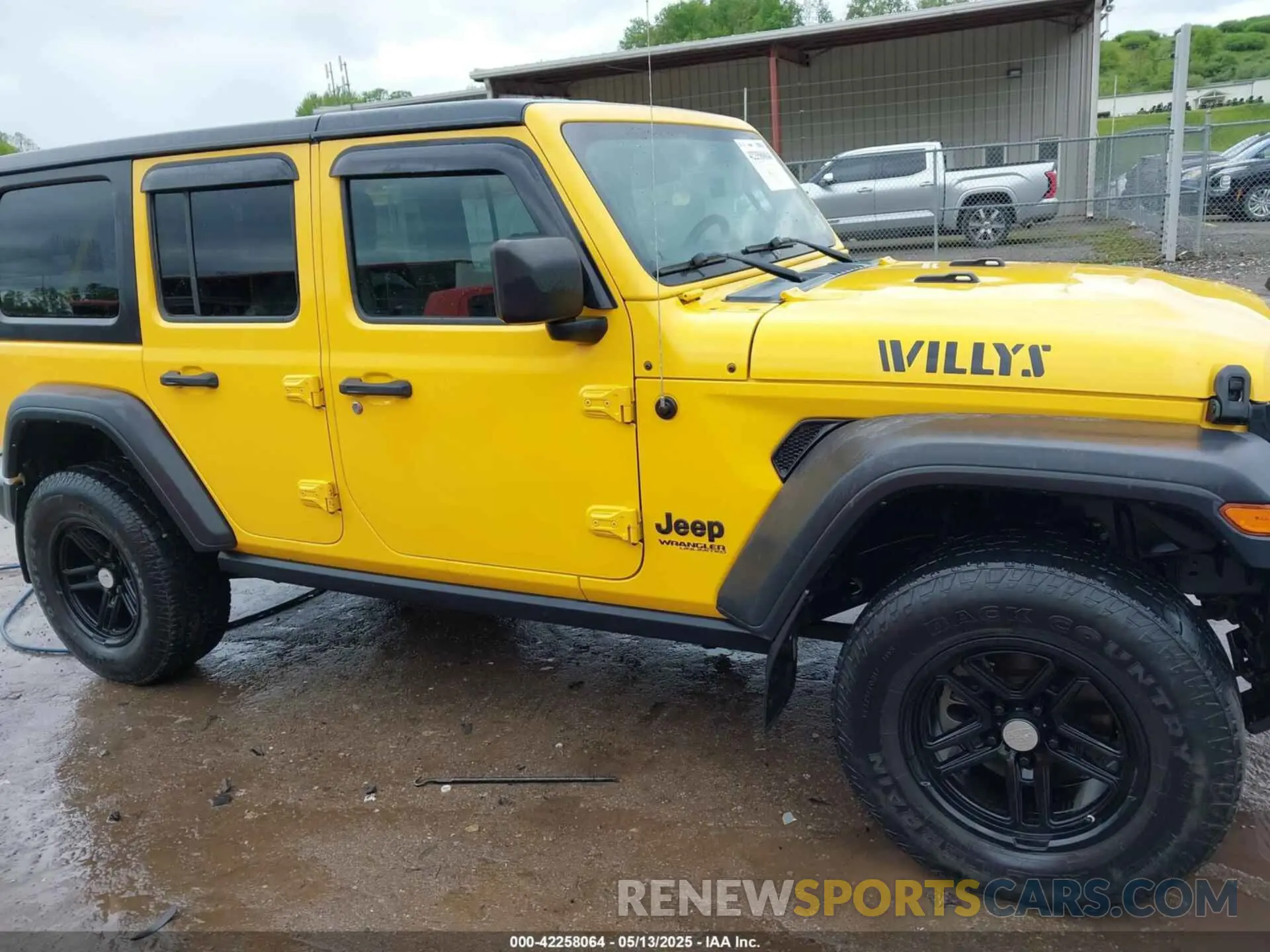 13 Photograph of a damaged car 1C4HJXDMXMW707745 JEEP WRANGLER UNLIMITED 2021