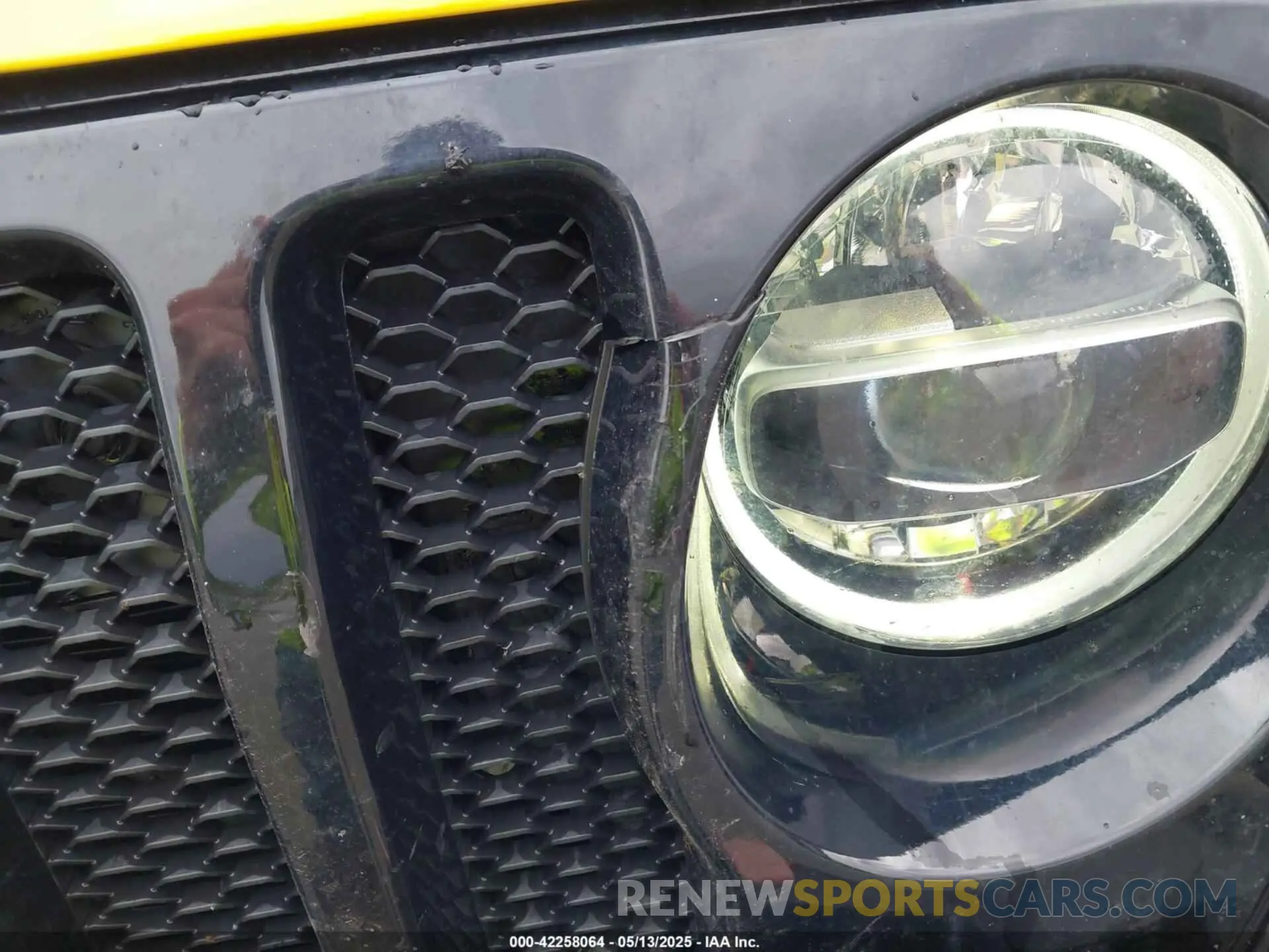 17 Photograph of a damaged car 1C4HJXDMXMW707745 JEEP WRANGLER UNLIMITED 2021