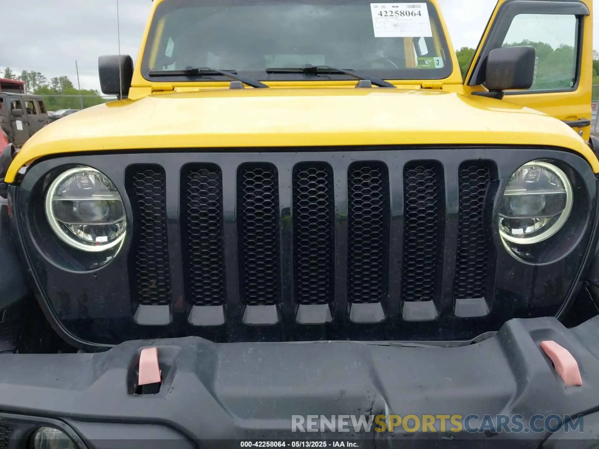18 Photograph of a damaged car 1C4HJXDMXMW707745 JEEP WRANGLER UNLIMITED 2021