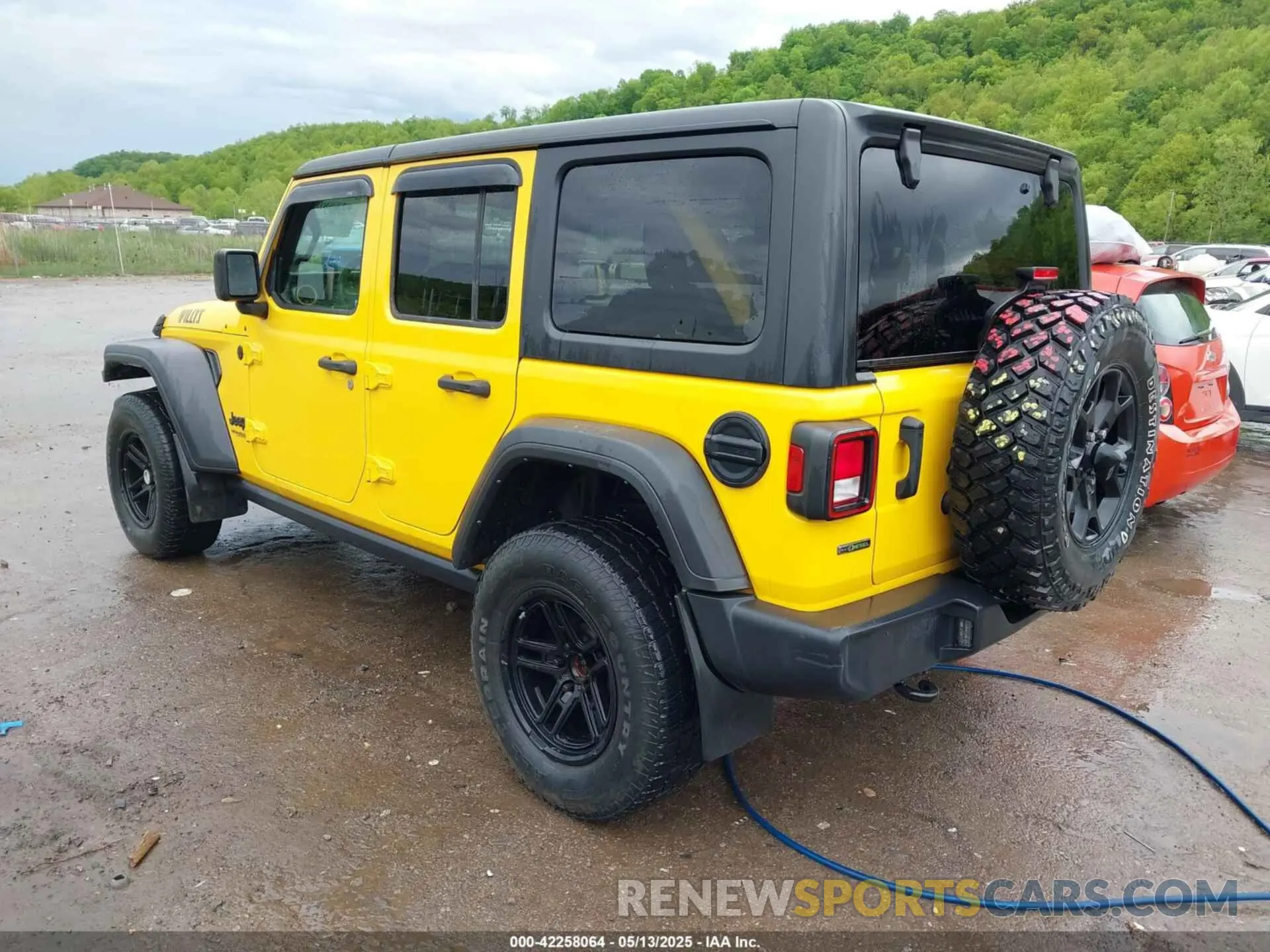 3 Photograph of a damaged car 1C4HJXDMXMW707745 JEEP WRANGLER UNLIMITED 2021