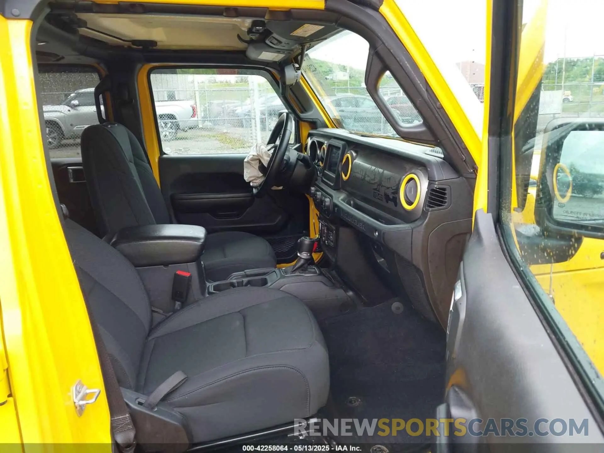 5 Photograph of a damaged car 1C4HJXDMXMW707745 JEEP WRANGLER UNLIMITED 2021
