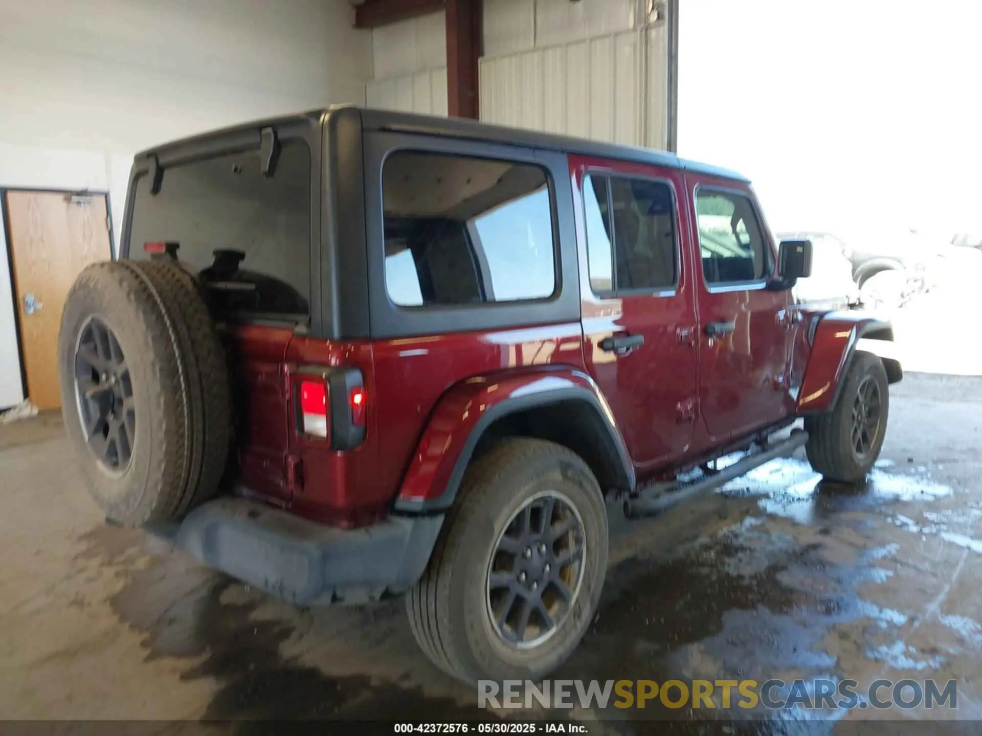 4 Photograph of a damaged car 1C4HJXDN0MW577869 JEEP WRANGLER UNLIMITED 2021