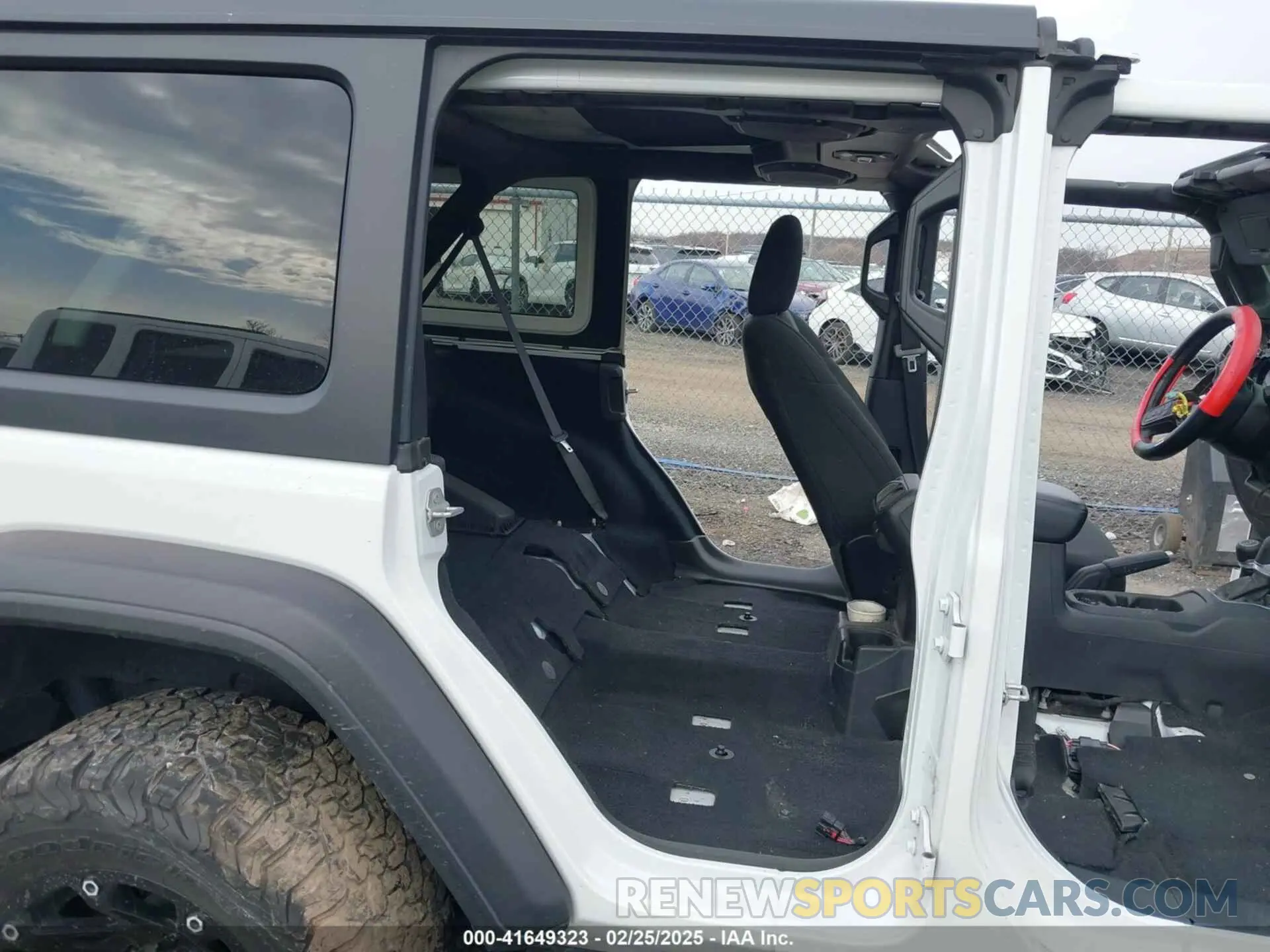 8 Photograph of a damaged car 1C4HJXDN0MW612698 JEEP WRANGLER UNLIMITED 2021
