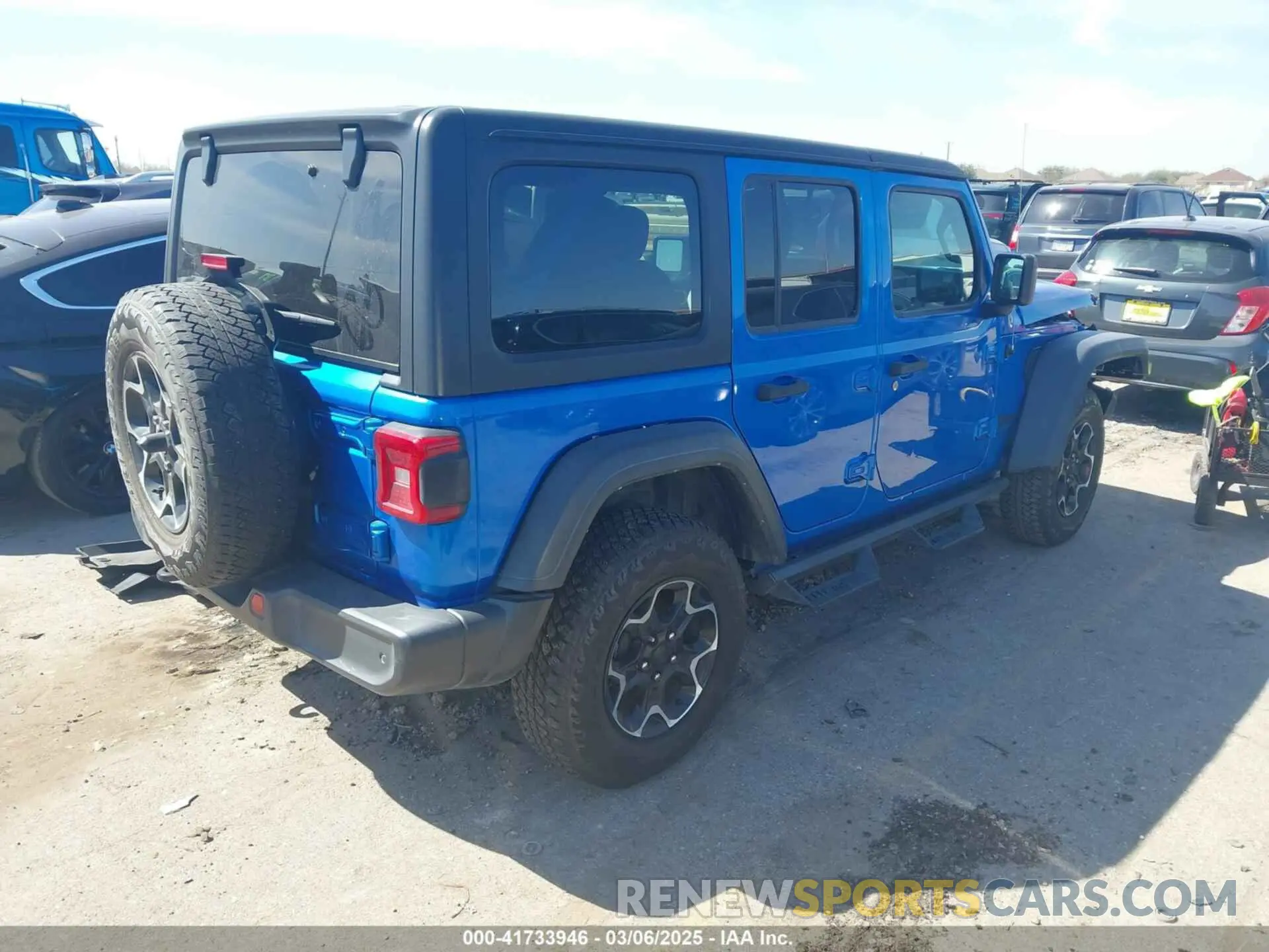 4 Photograph of a damaged car 1C4HJXDN0MW737796 JEEP WRANGLER UNLIMITED 2021
