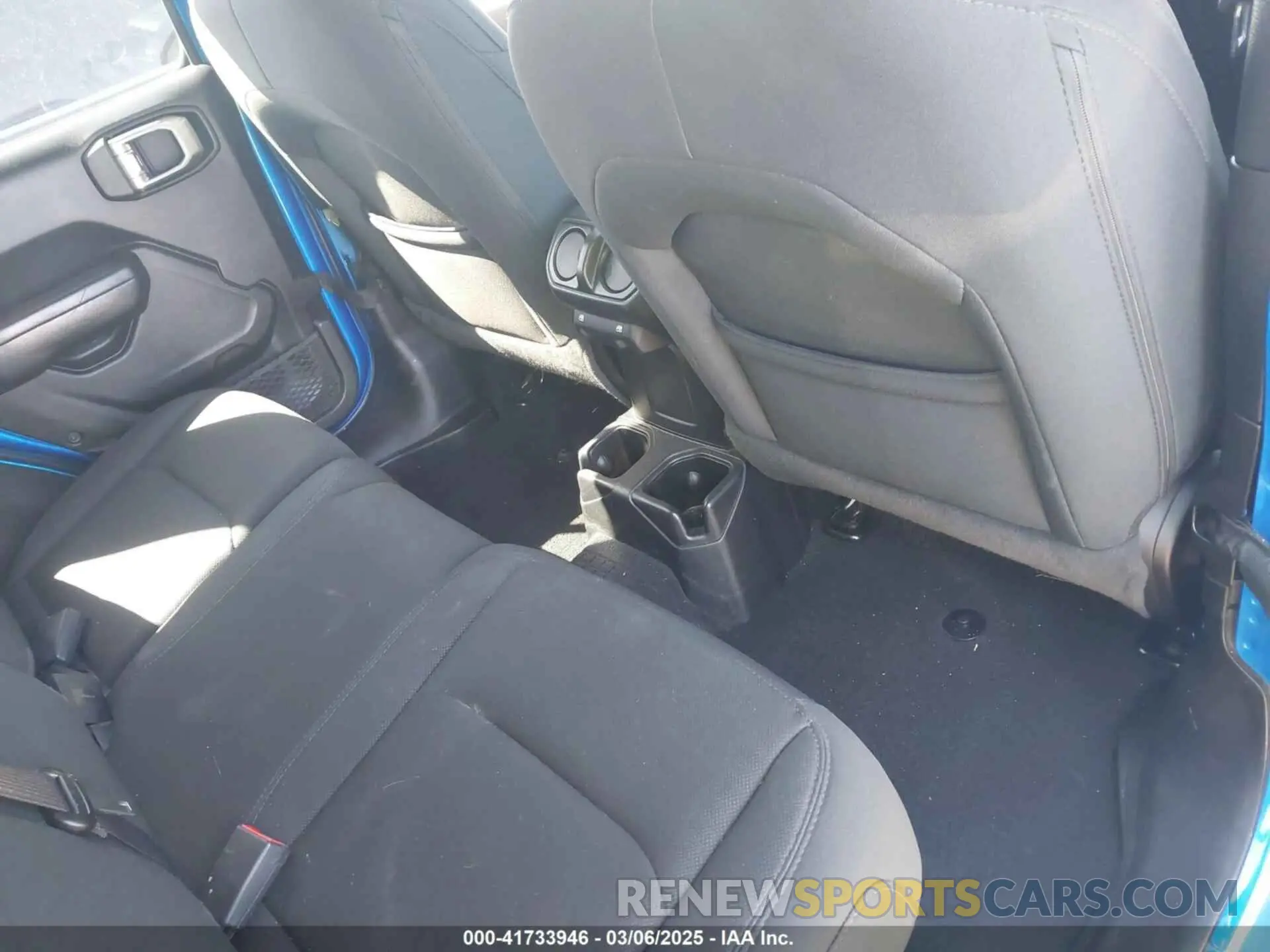8 Photograph of a damaged car 1C4HJXDN0MW737796 JEEP WRANGLER UNLIMITED 2021
