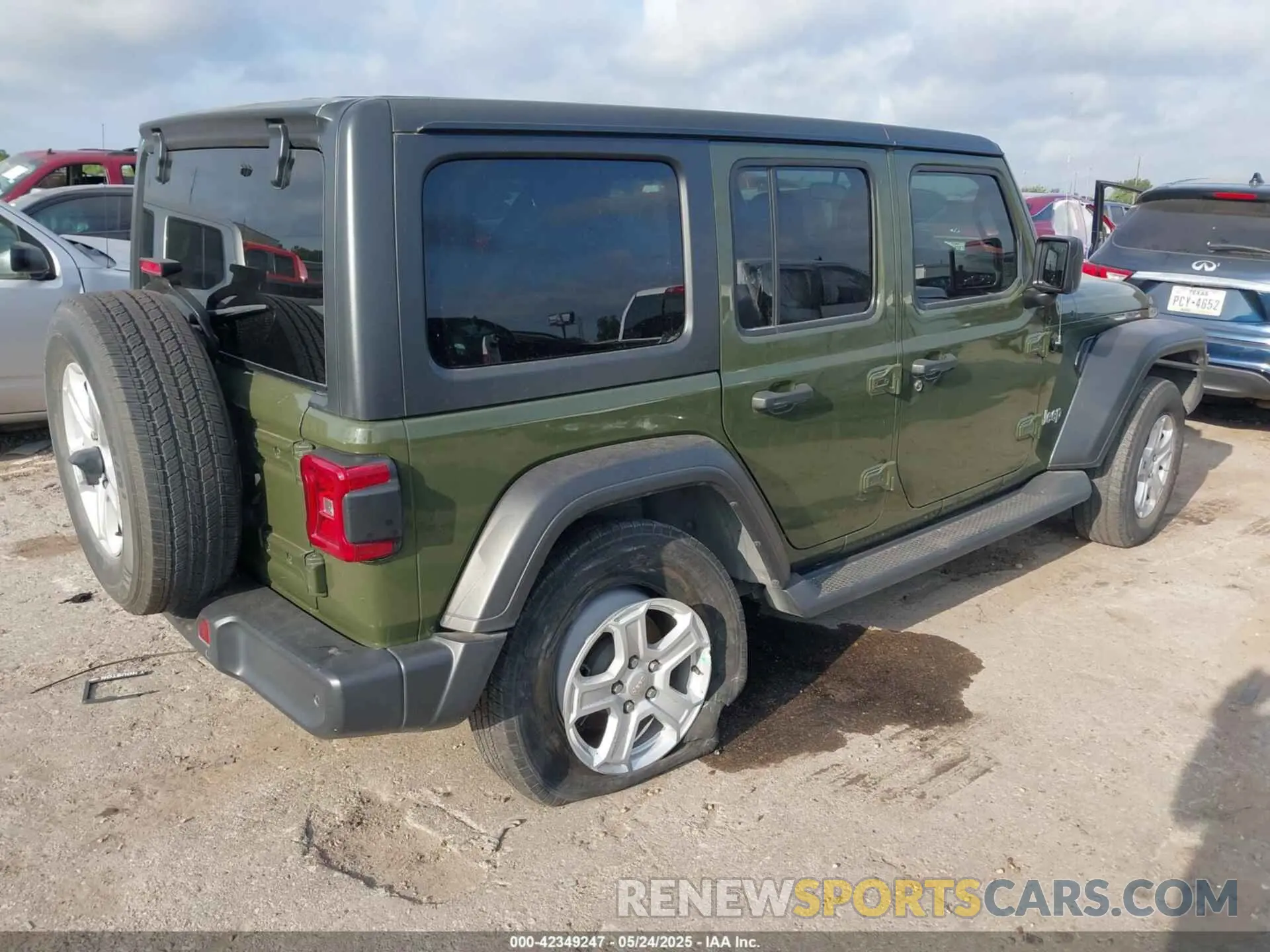 4 Photograph of a damaged car 1C4HJXDN2MW519746 JEEP WRANGLER UNLIMITED 2021