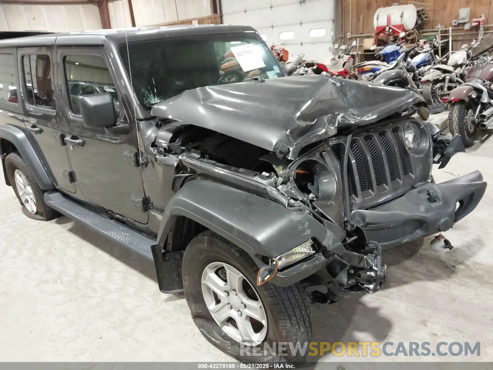 17 Photograph of a damaged car 1C4HJXDN2MW701625 JEEP WRANGLER UNLIMITED 2021