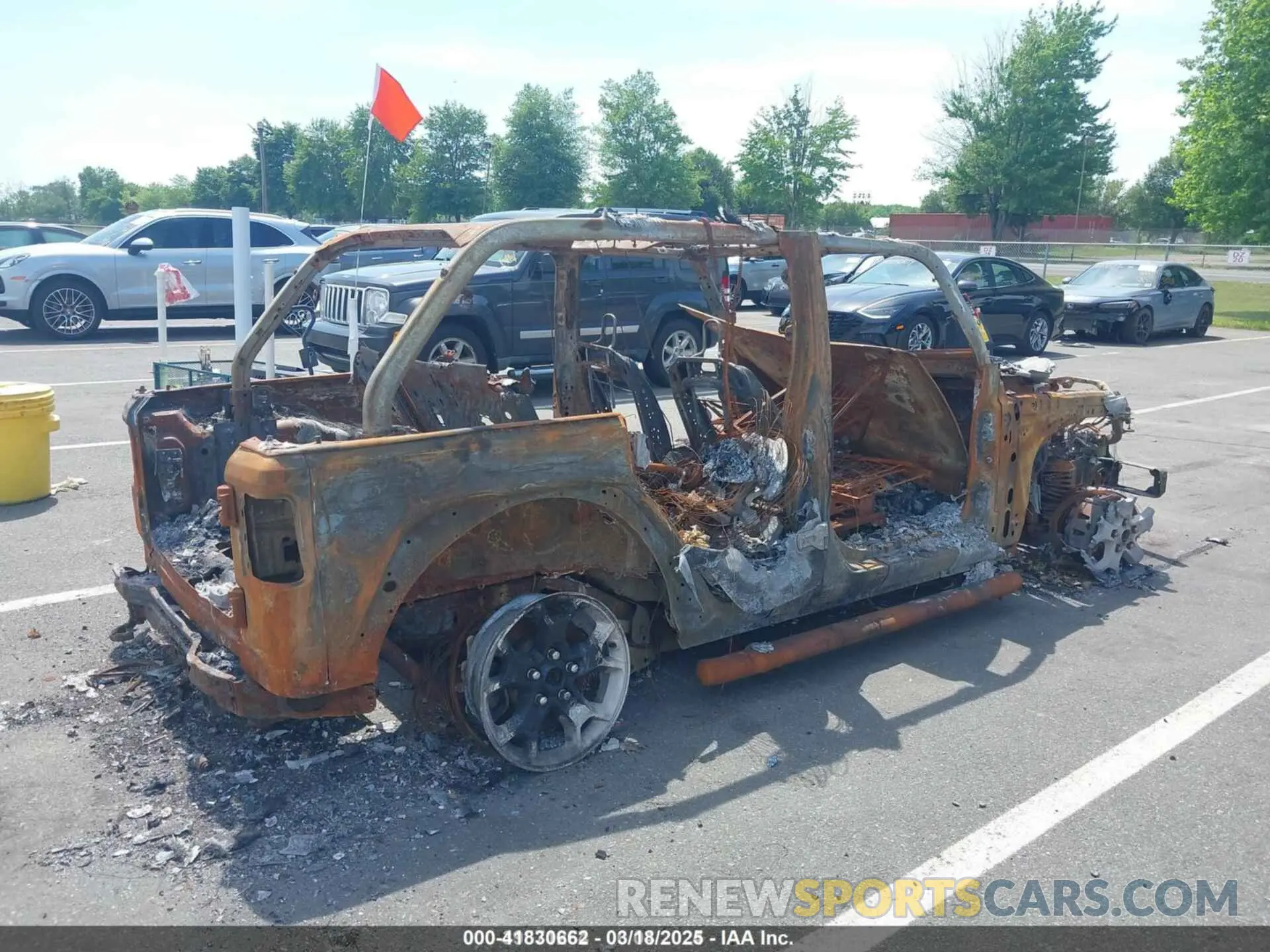 4 Photograph of a damaged car 1C4HJXDN3MW608970 JEEP WRANGLER UNLIMITED 2021