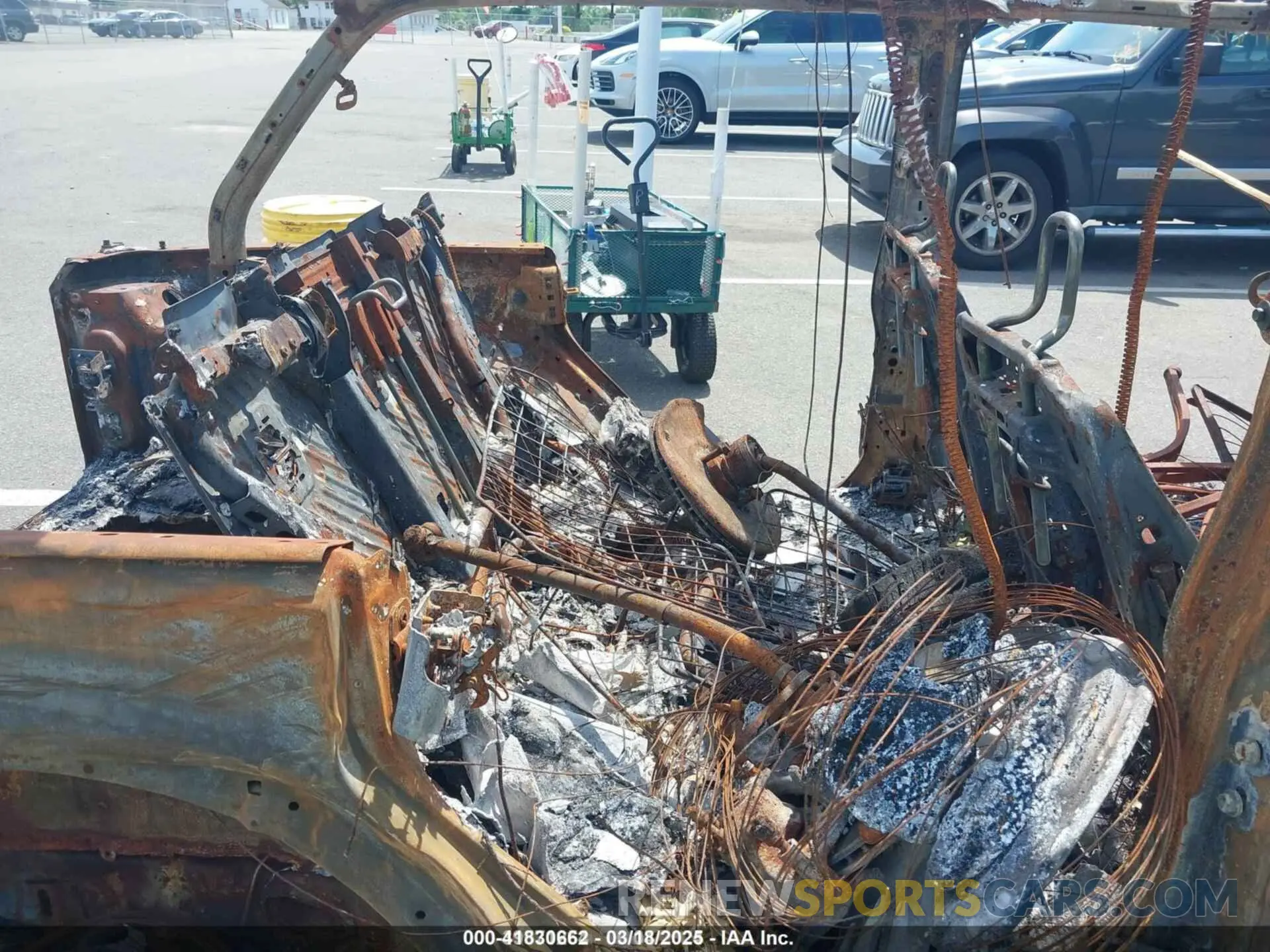 8 Photograph of a damaged car 1C4HJXDN3MW608970 JEEP WRANGLER UNLIMITED 2021