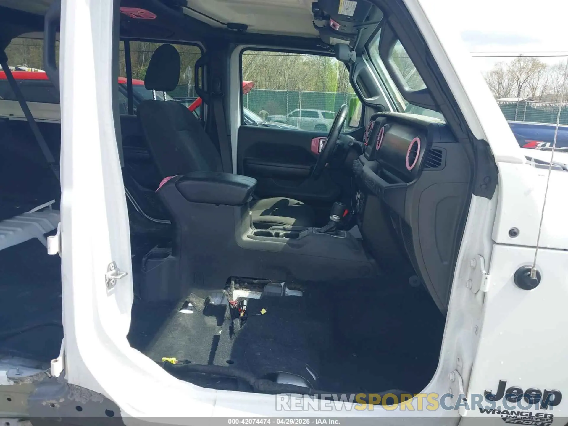 5 Photograph of a damaged car 1C4HJXDN3MW790797 JEEP WRANGLER UNLIMITED 2021