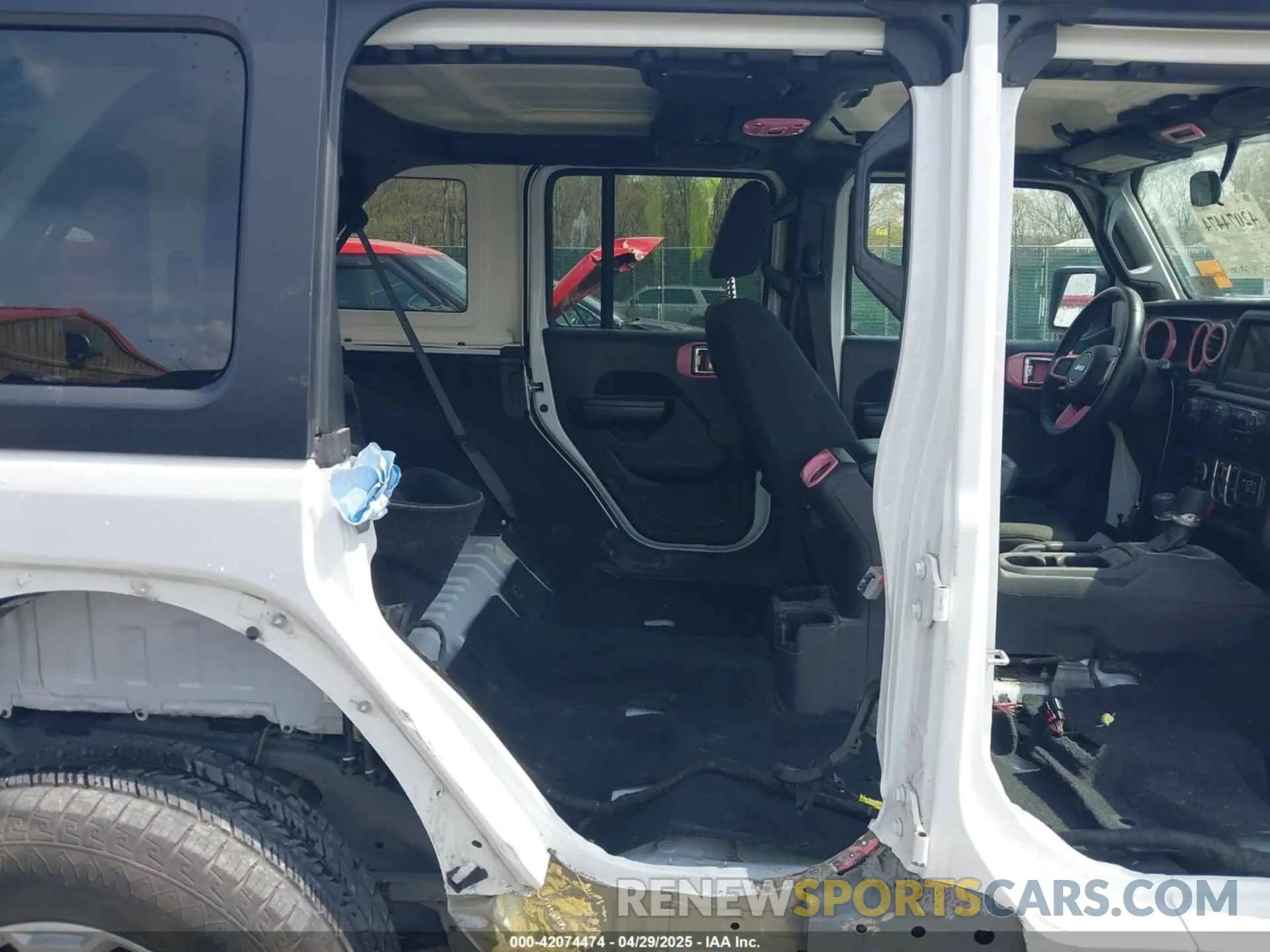 8 Photograph of a damaged car 1C4HJXDN3MW790797 JEEP WRANGLER UNLIMITED 2021