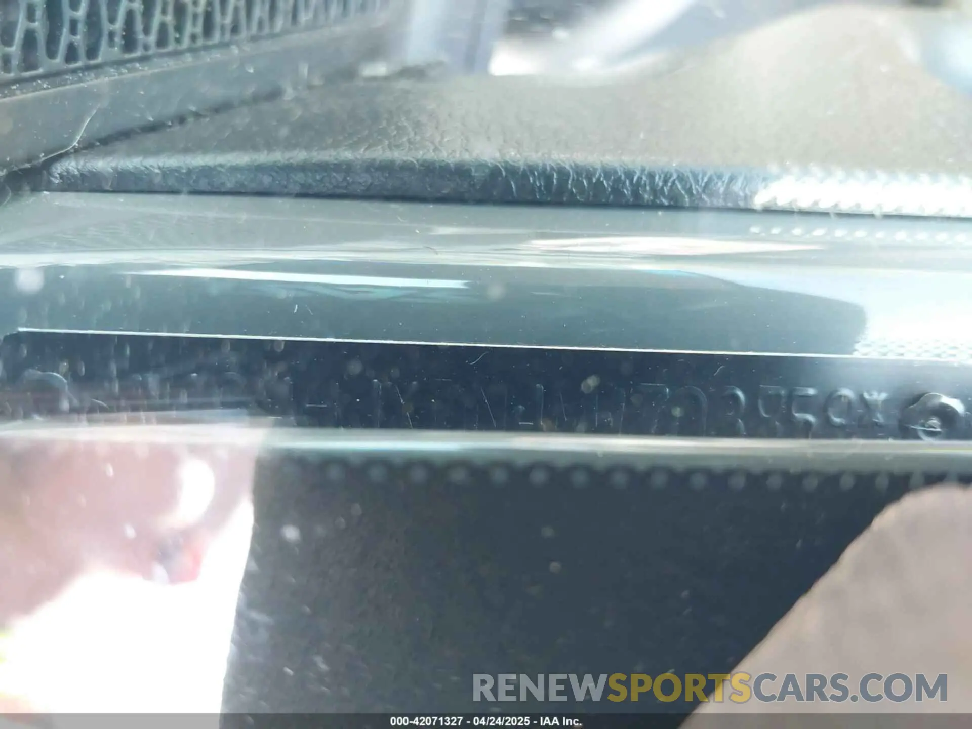 17 Photograph of a damaged car 1C4HJXDN4MW703859 JEEP WRANGLER UNLIMITED 2021