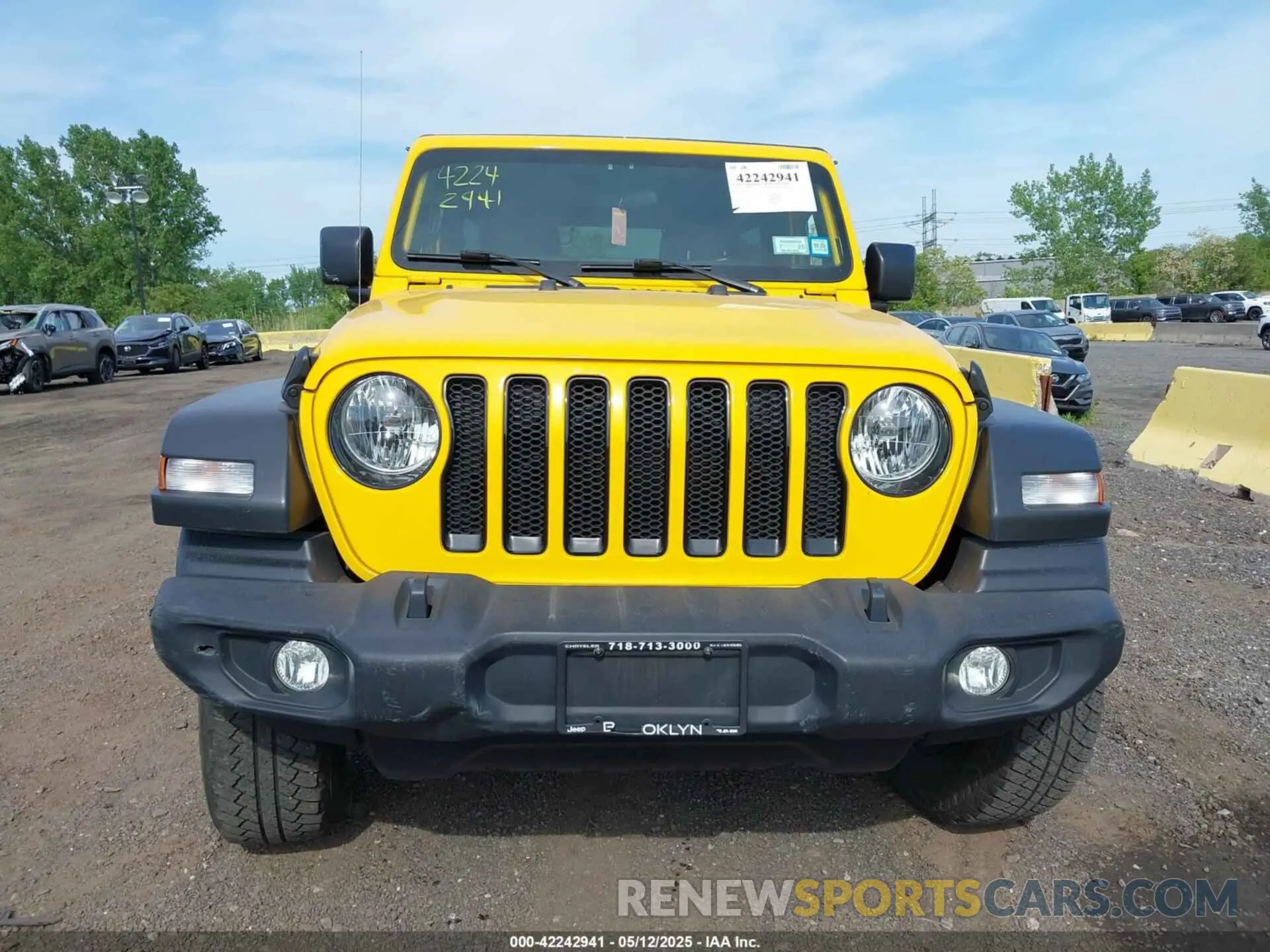 12 Photograph of a damaged car 1C4HJXDN4MW744315 JEEP WRANGLER UNLIMITED 2021