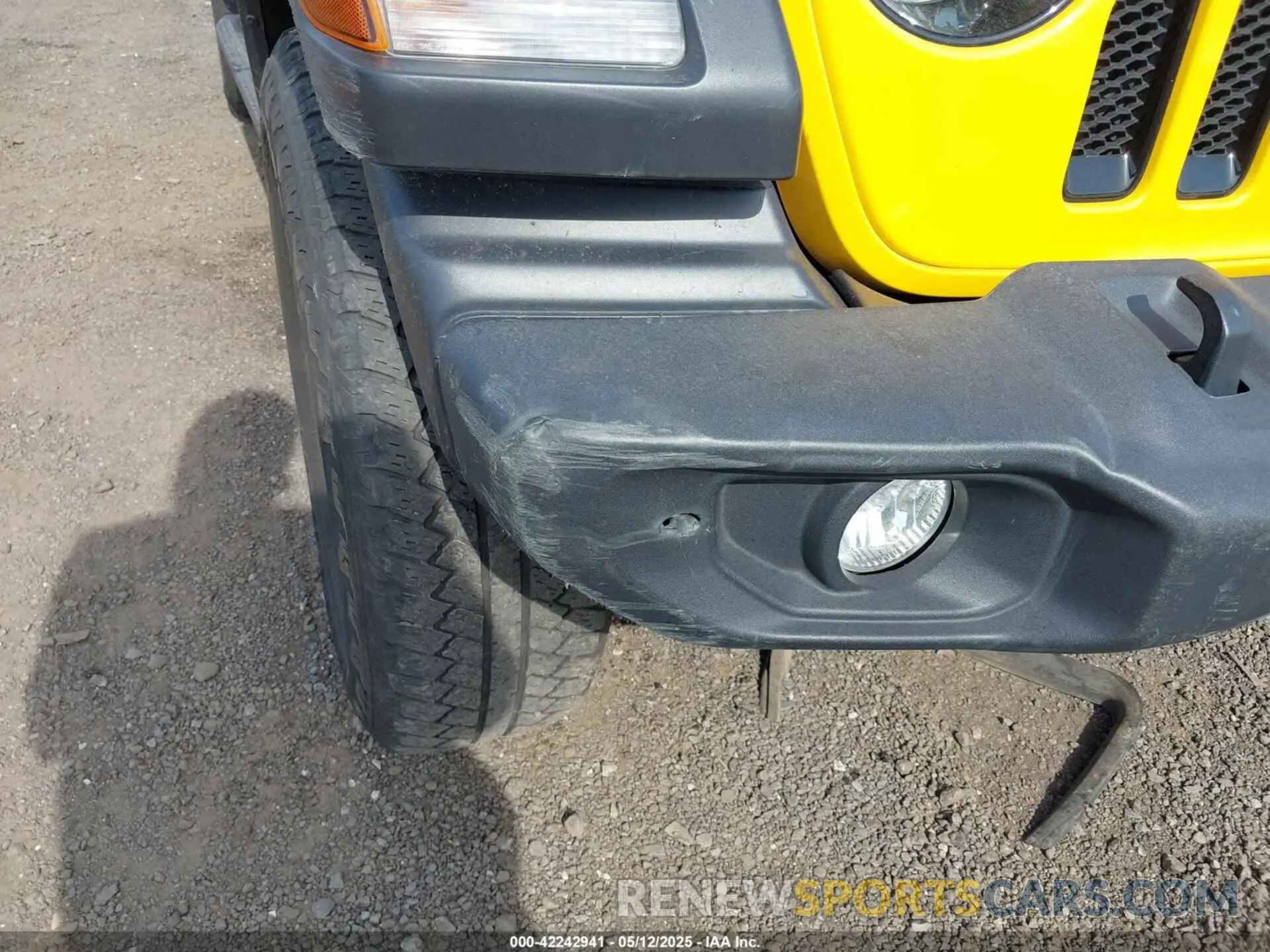 17 Photograph of a damaged car 1C4HJXDN4MW744315 JEEP WRANGLER UNLIMITED 2021