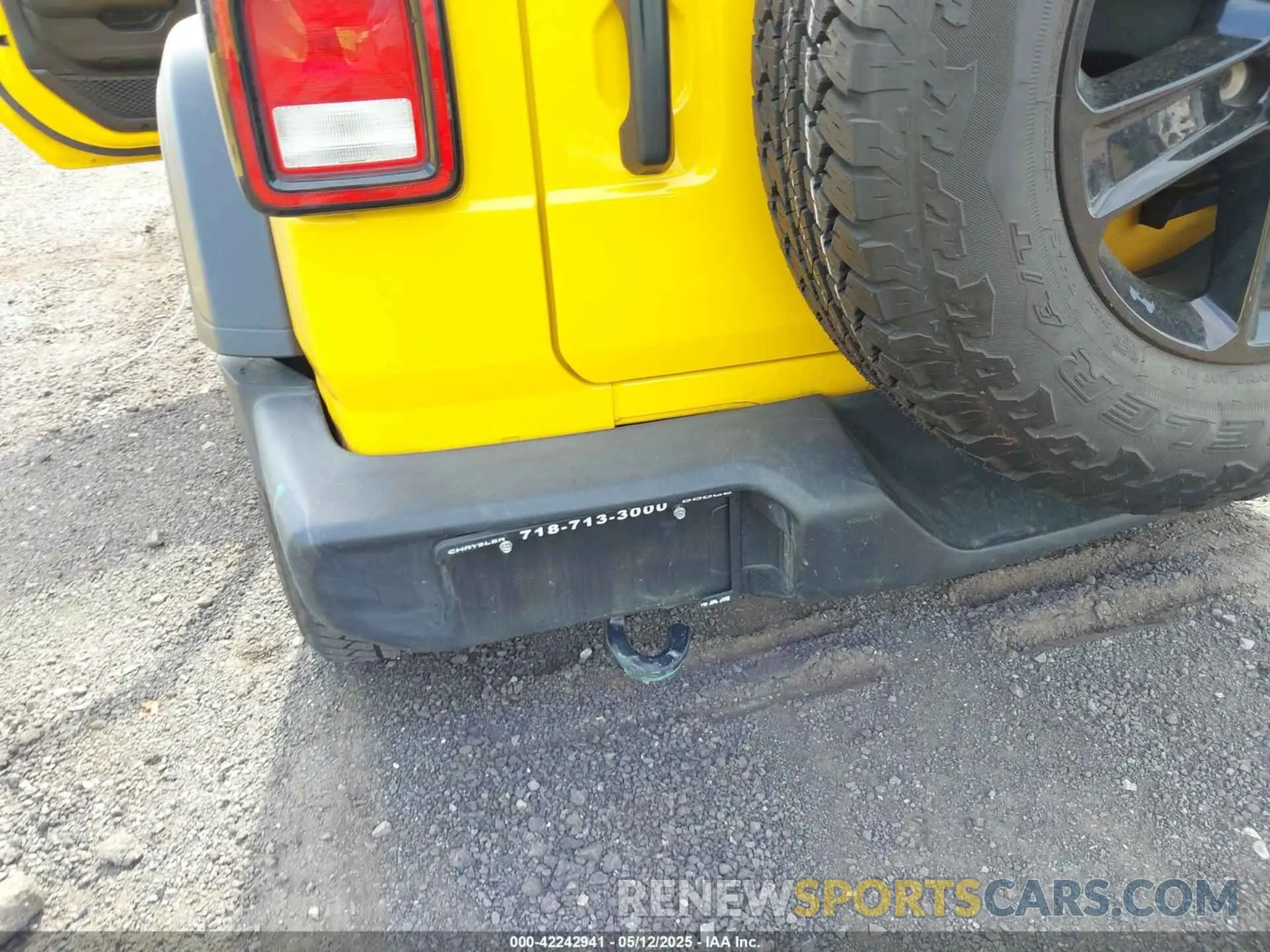 18 Photograph of a damaged car 1C4HJXDN4MW744315 JEEP WRANGLER UNLIMITED 2021
