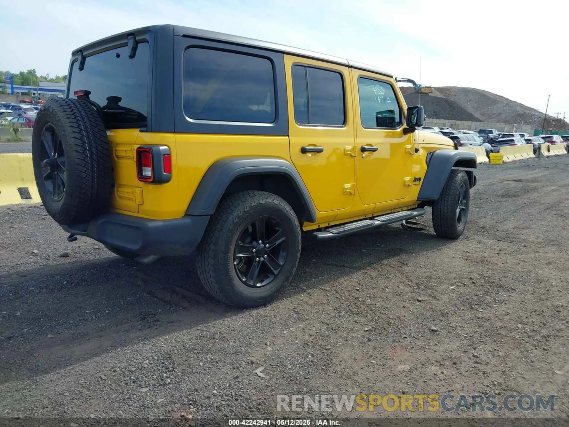 4 Photograph of a damaged car 1C4HJXDN4MW744315 JEEP WRANGLER UNLIMITED 2021