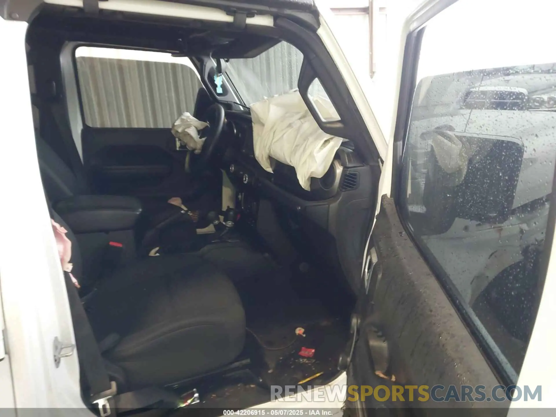5 Photograph of a damaged car 1C4HJXDN4MW790999 JEEP WRANGLER UNLIMITED 2021