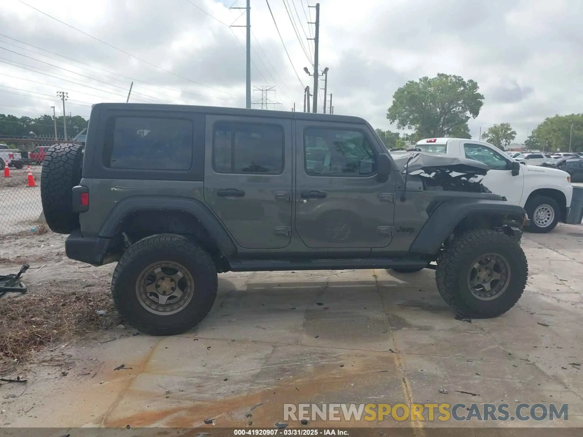 13 Photograph of a damaged car 1C4HJXDN4MW814525 JEEP WRANGLER UNLIMITED 2021