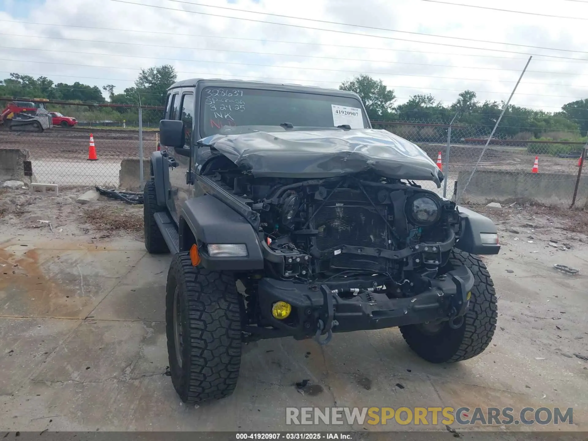 6 Photograph of a damaged car 1C4HJXDN4MW814525 JEEP WRANGLER UNLIMITED 2021