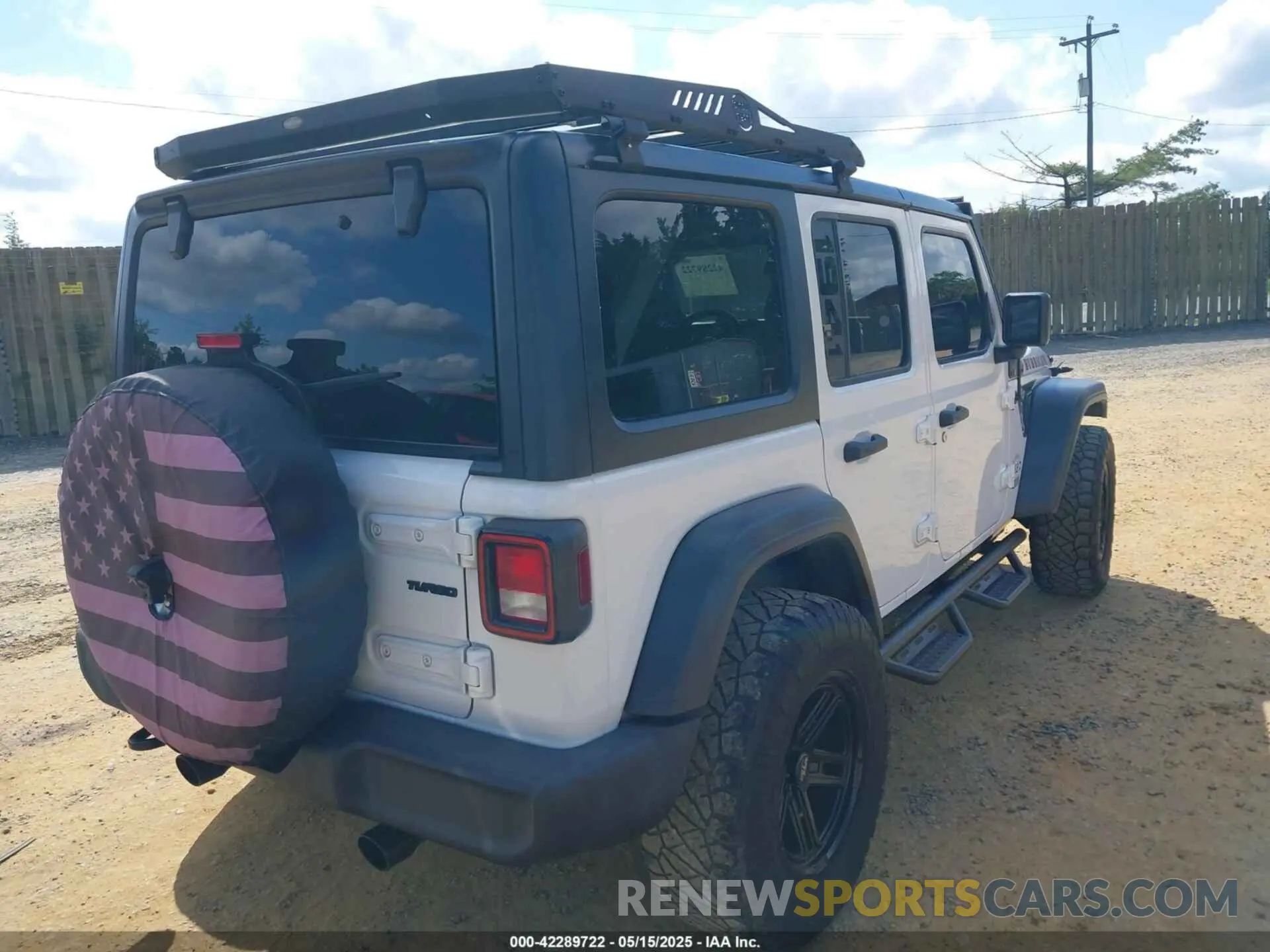 4 Photograph of a damaged car 1C4HJXDN6MW527896 JEEP WRANGLER UNLIMITED 2021