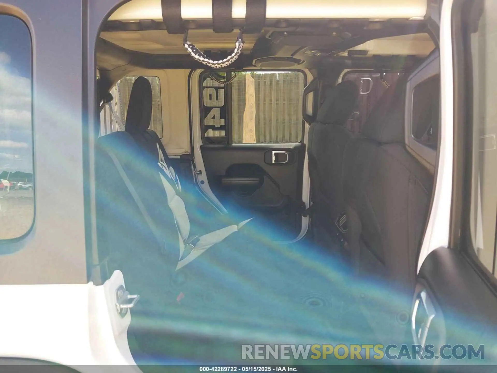8 Photograph of a damaged car 1C4HJXDN6MW527896 JEEP WRANGLER UNLIMITED 2021