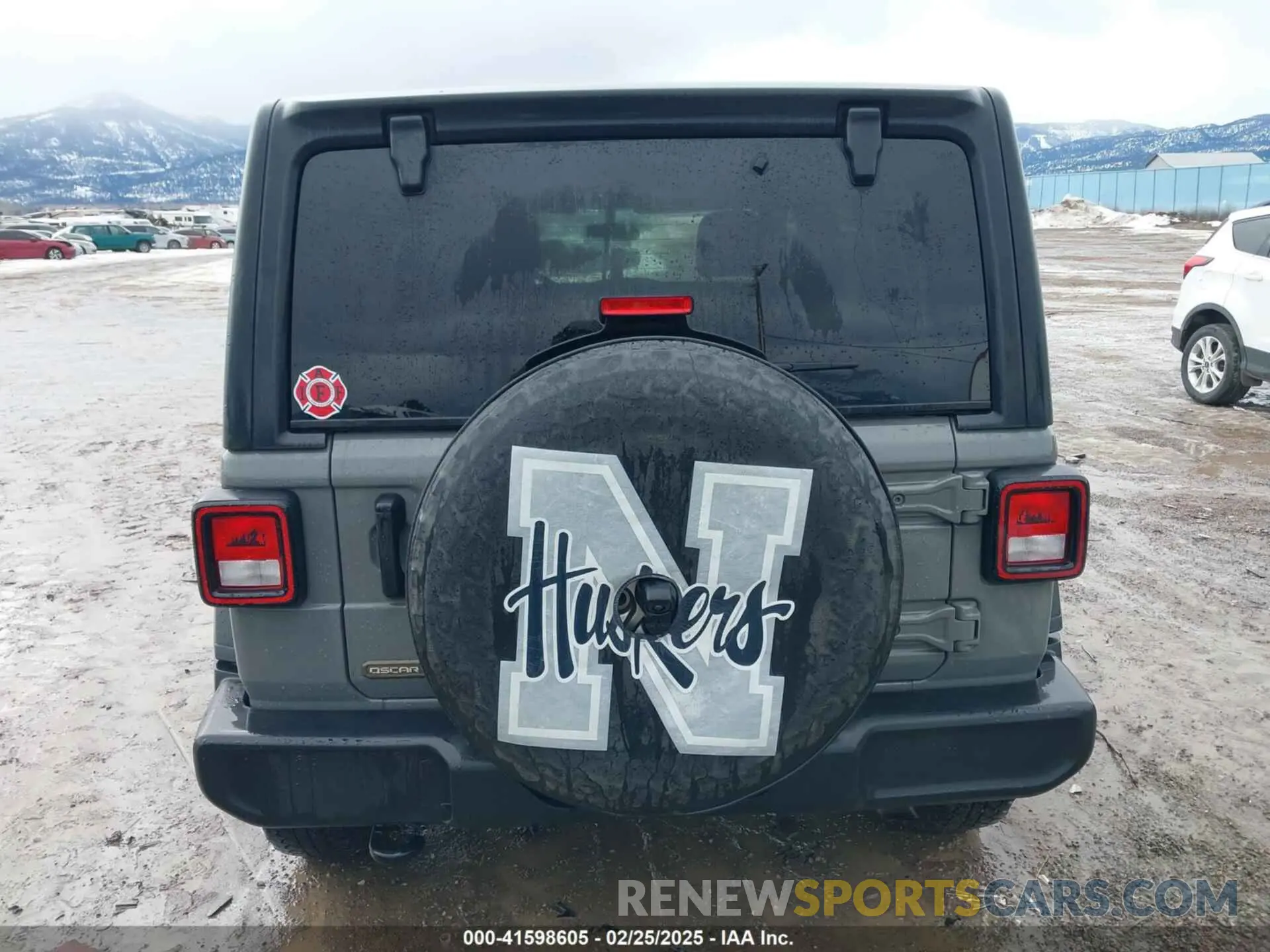 16 Photograph of a damaged car 1C4HJXDN6MW664417 JEEP WRANGLER UNLIMITED 2021