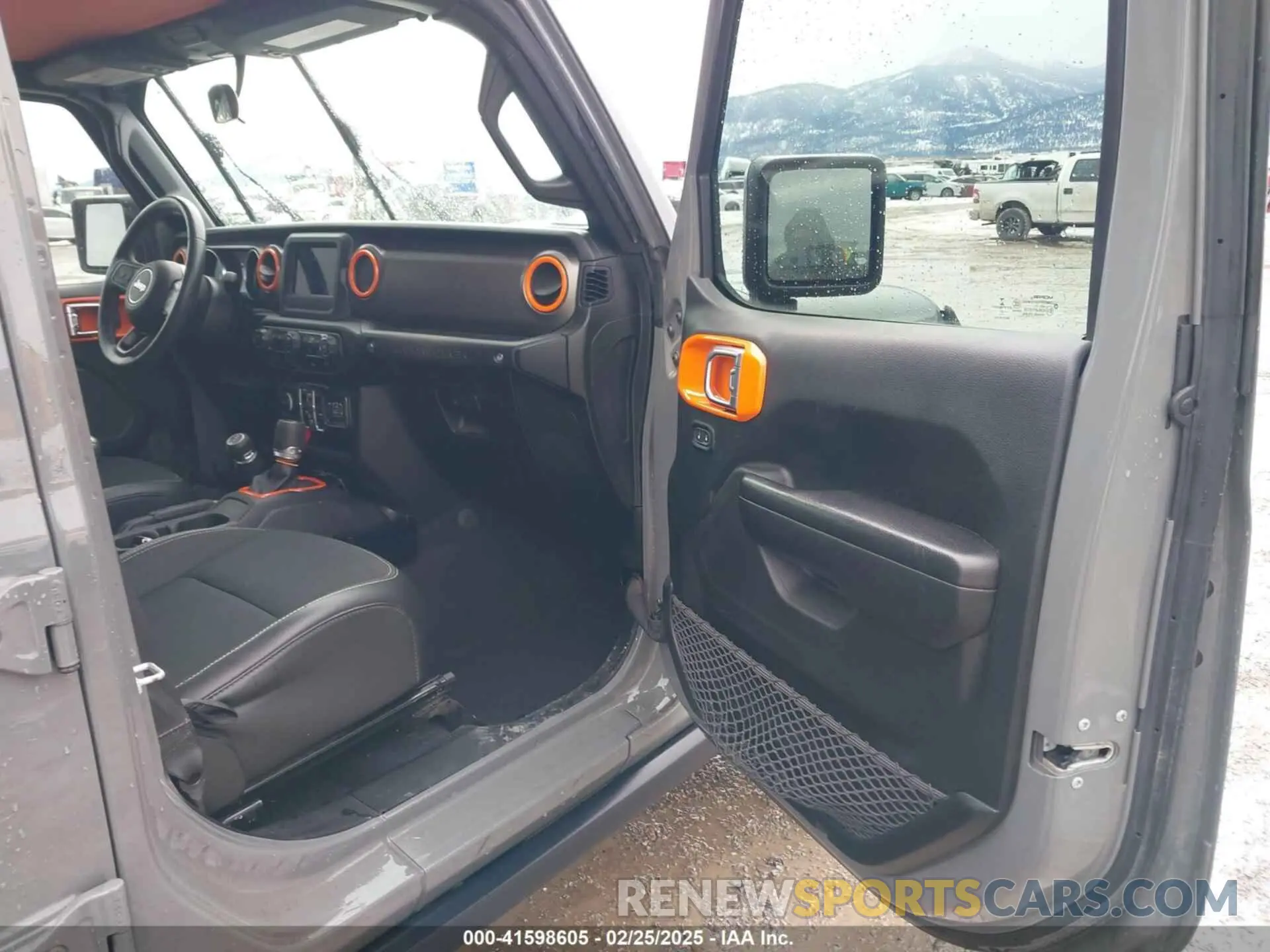 5 Photograph of a damaged car 1C4HJXDN6MW664417 JEEP WRANGLER UNLIMITED 2021