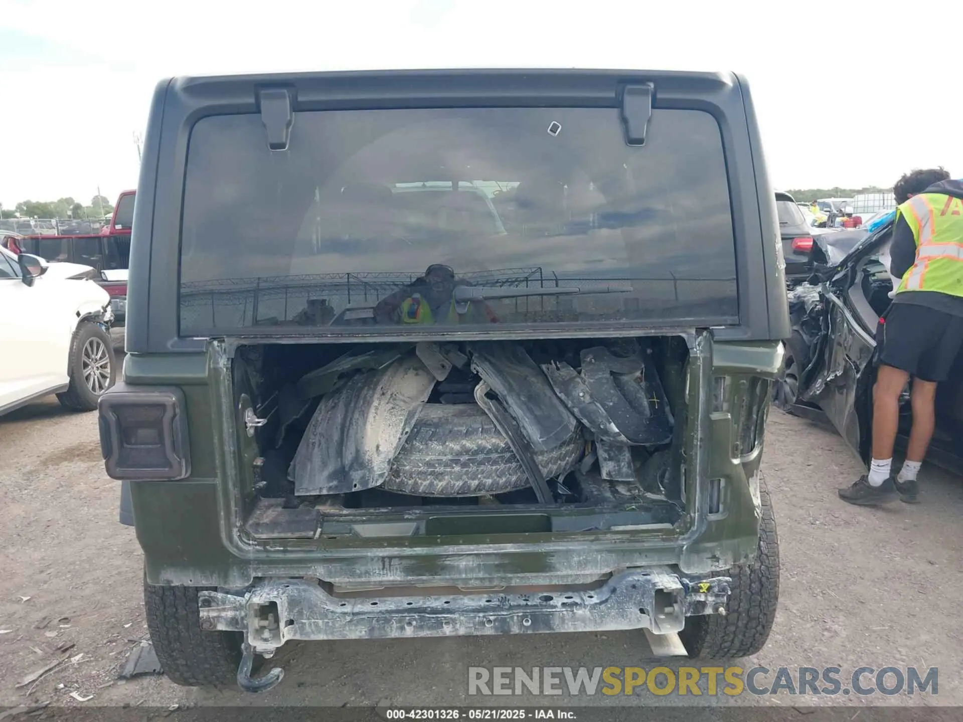16 Photograph of a damaged car 1C4HJXDN6MW669228 JEEP WRANGLER UNLIMITED 2021