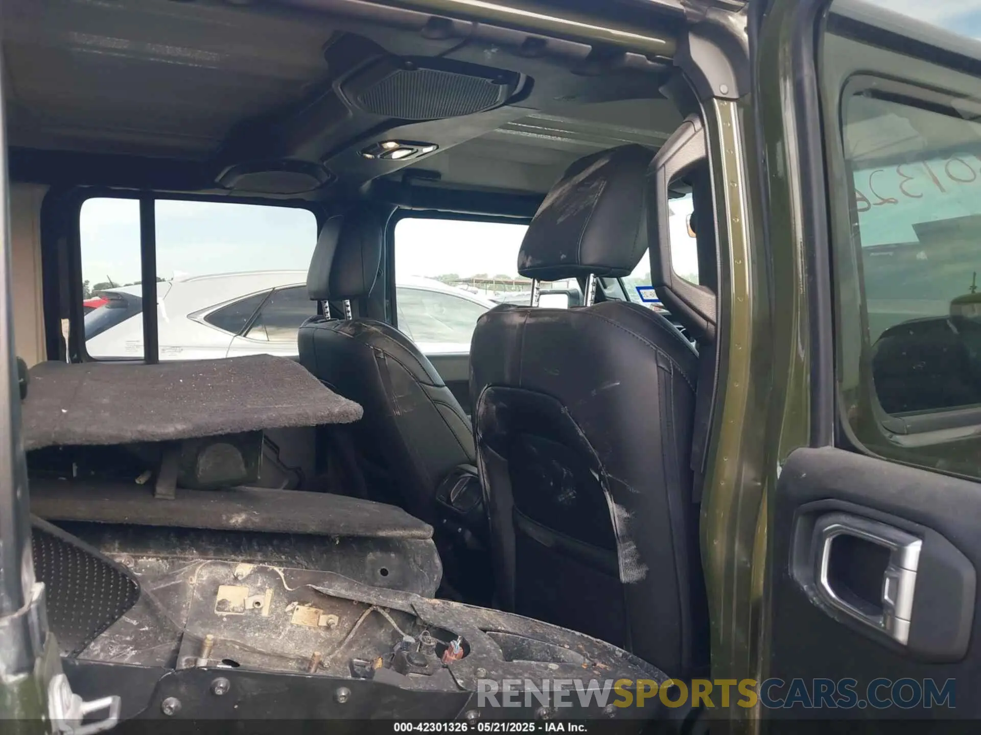 8 Photograph of a damaged car 1C4HJXDN6MW669228 JEEP WRANGLER UNLIMITED 2021