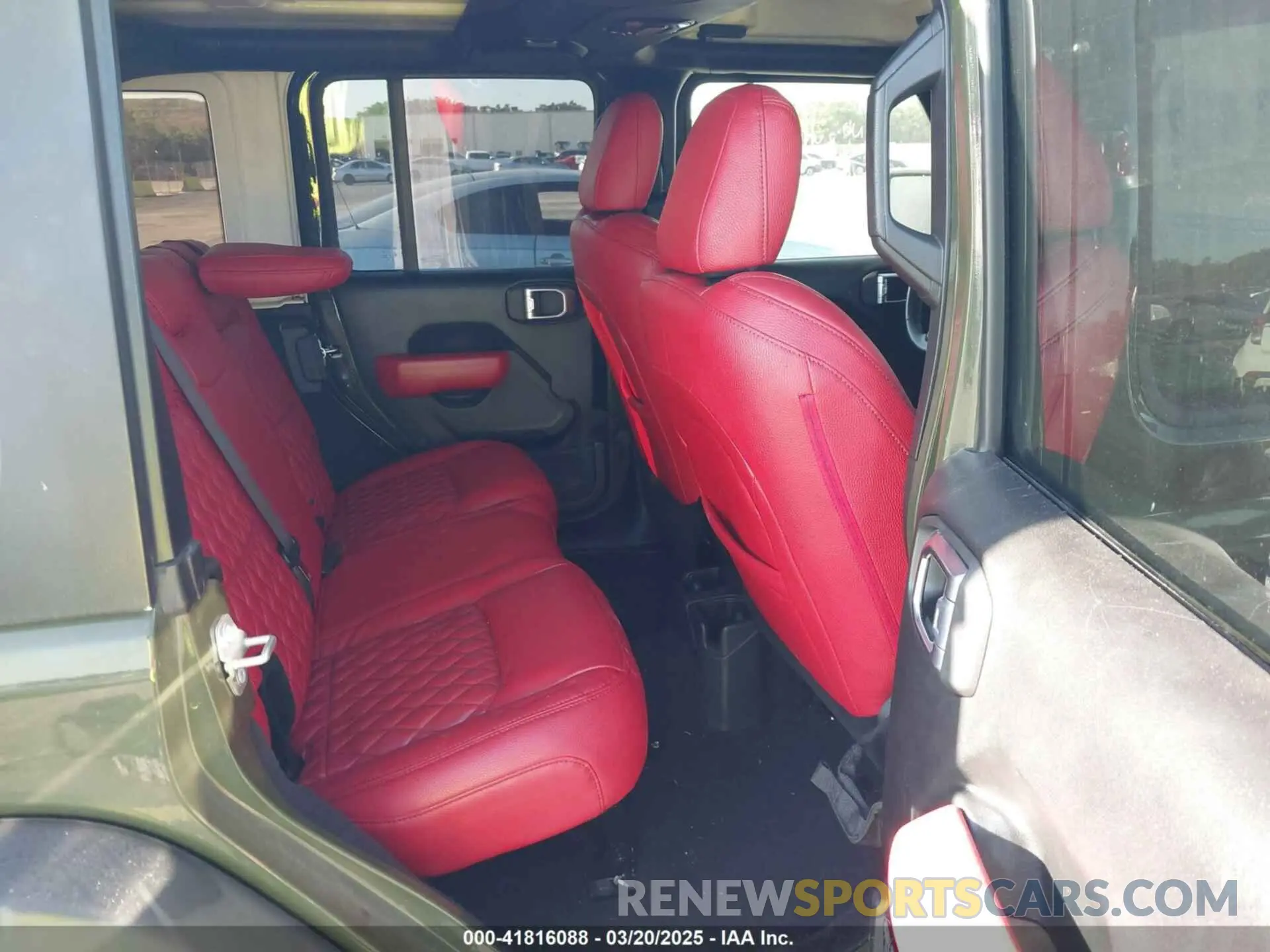 8 Photograph of a damaged car 1C4HJXDN6MW685090 JEEP WRANGLER UNLIMITED 2021