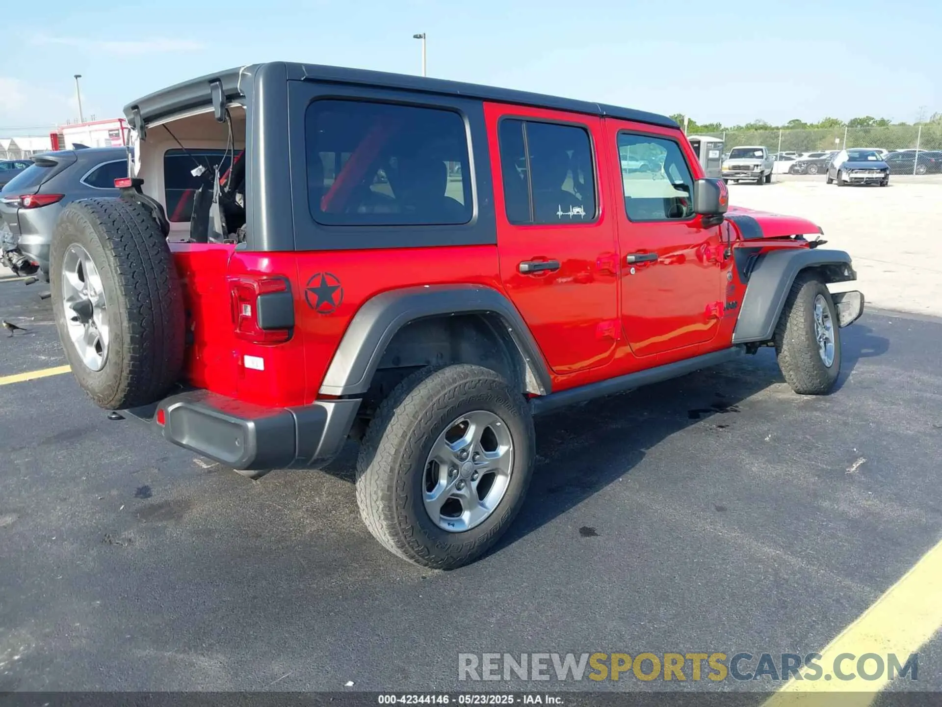 4 Photograph of a damaged car 1C4HJXDN6MW685705 JEEP WRANGLER UNLIMITED 2021