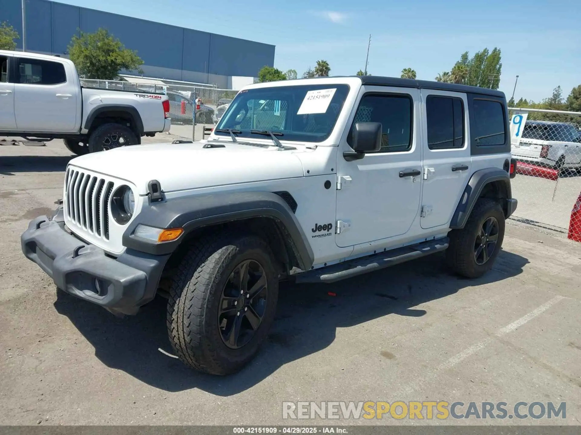 2 Photograph of a damaged car 1C4HJXDN7MW562916 JEEP WRANGLER UNLIMITED 2021