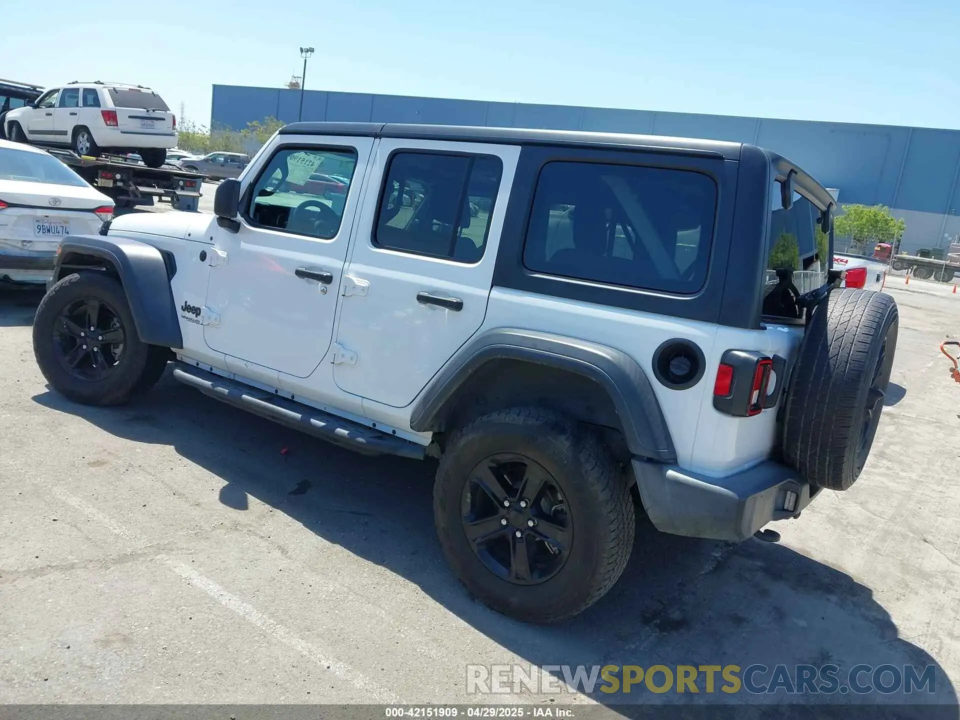 3 Photograph of a damaged car 1C4HJXDN7MW562916 JEEP WRANGLER UNLIMITED 2021
