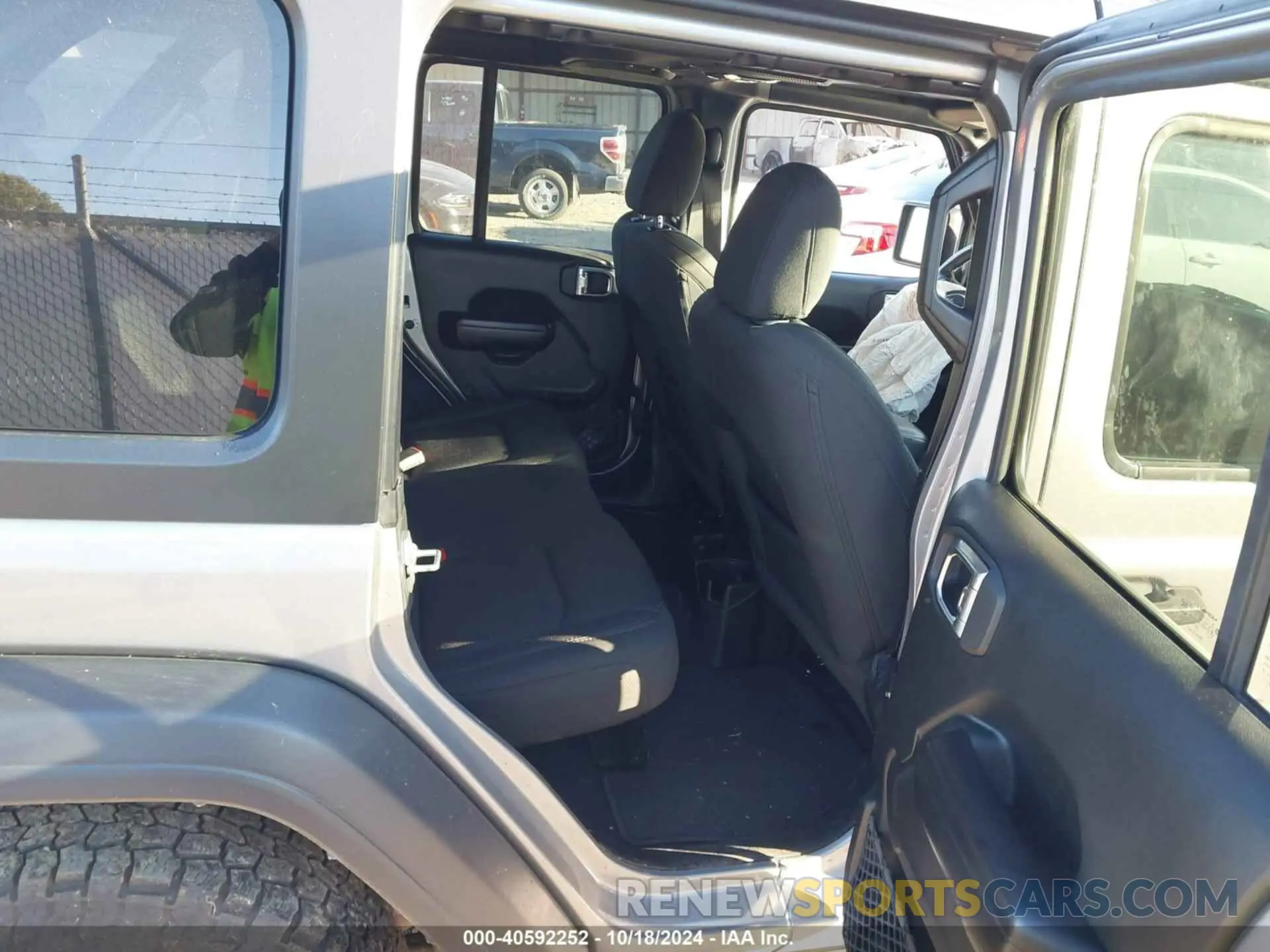 8 Photograph of a damaged car 1C4HJXDN7MW592756 JEEP WRANGLER UNLIMITED 2021