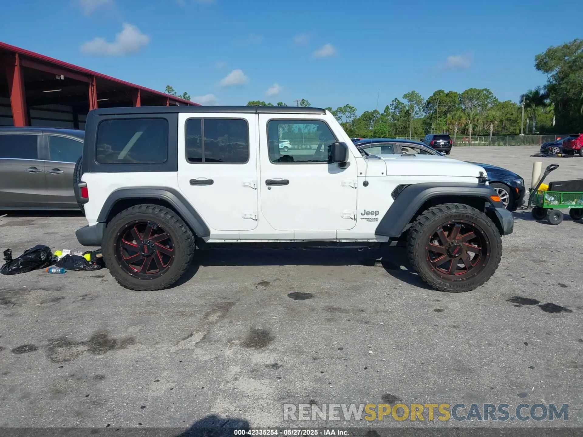13 Photograph of a damaged car 1C4HJXDN7MW647934 JEEP WRANGLER UNLIMITED 2021