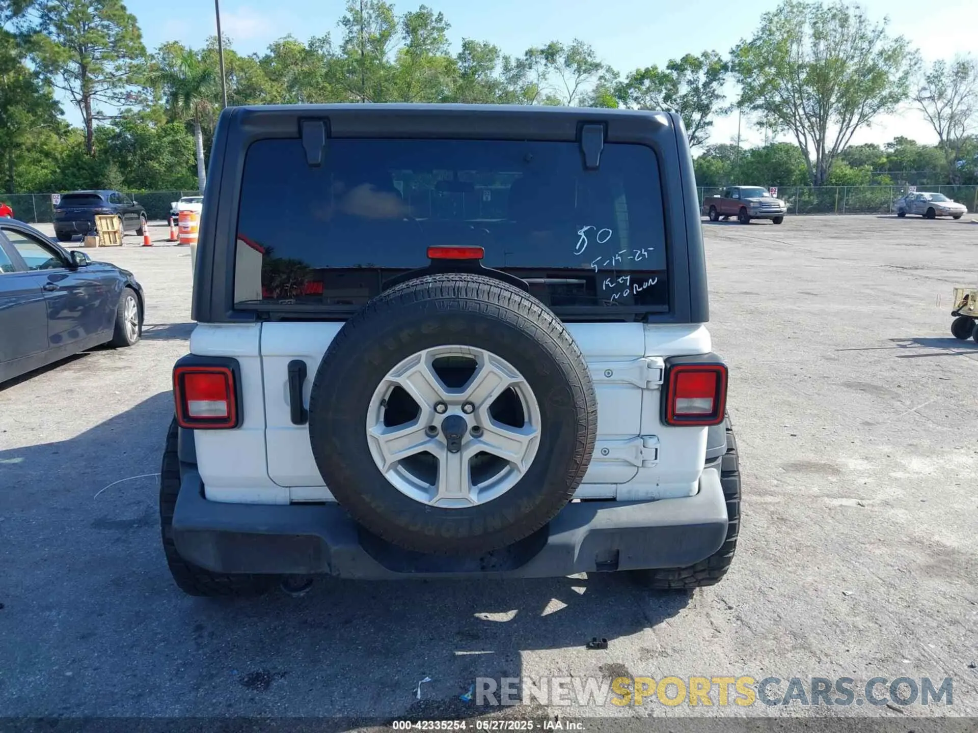 16 Photograph of a damaged car 1C4HJXDN7MW647934 JEEP WRANGLER UNLIMITED 2021