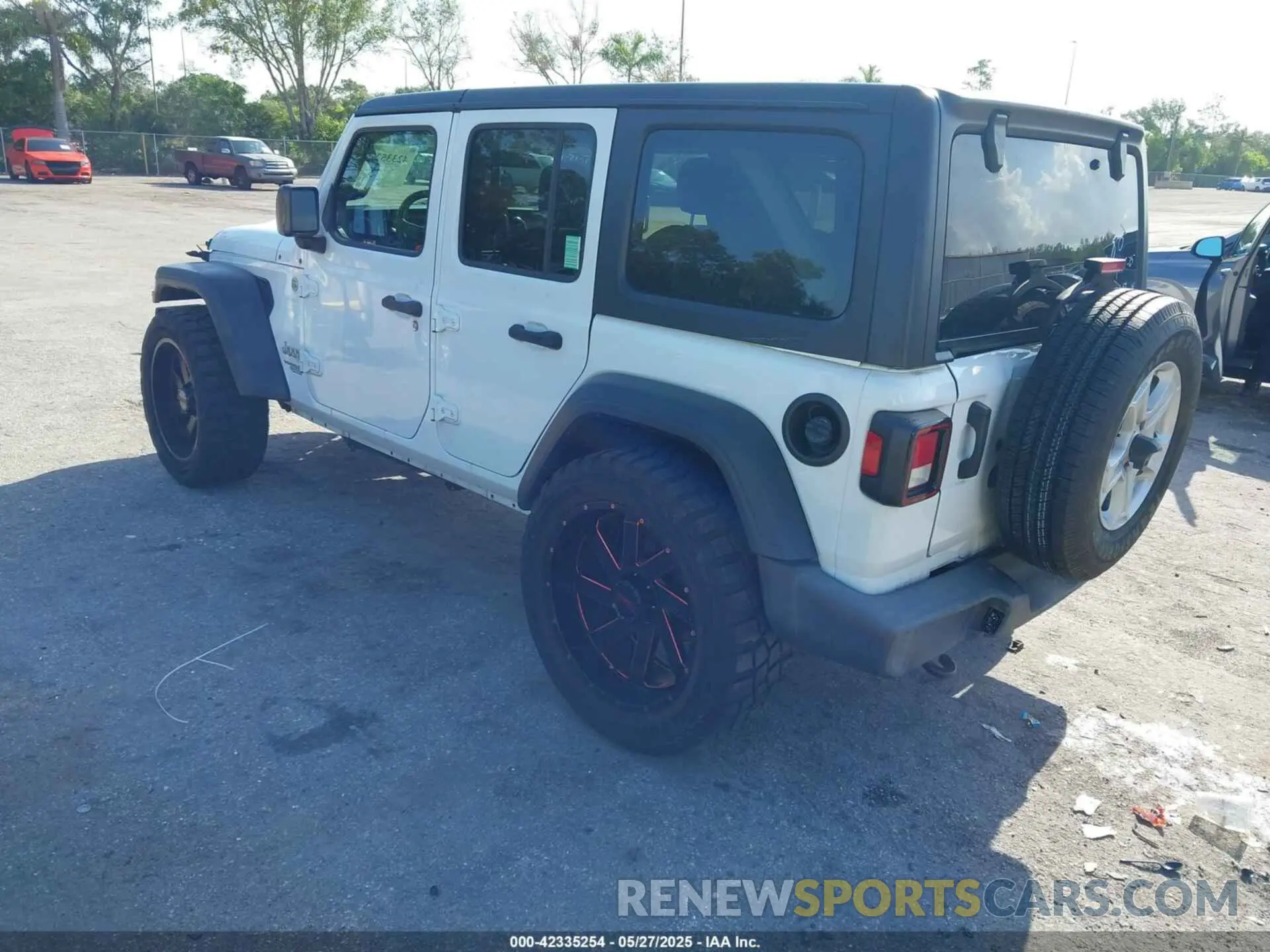 3 Photograph of a damaged car 1C4HJXDN7MW647934 JEEP WRANGLER UNLIMITED 2021