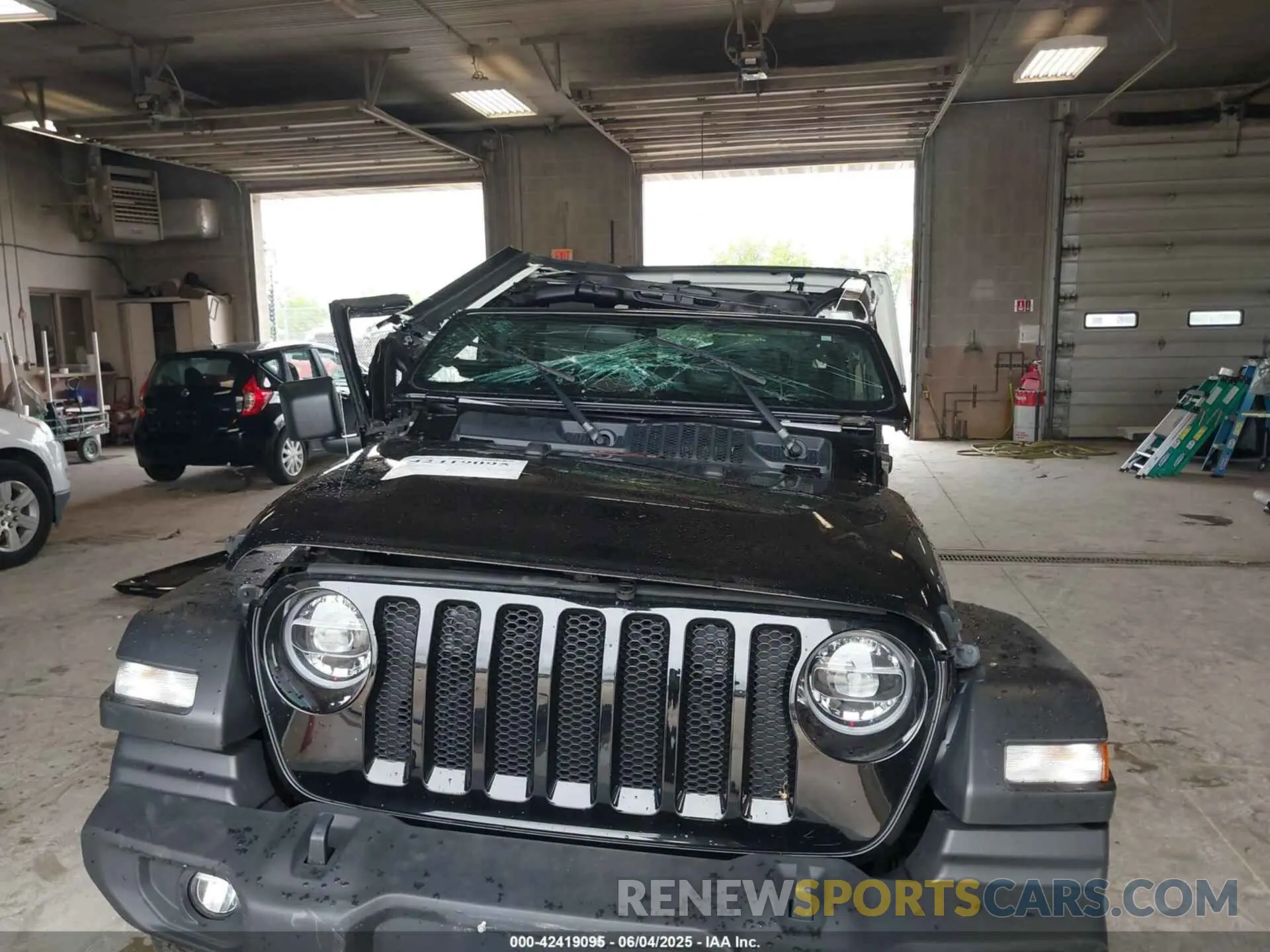 12 Photograph of a damaged car 1C4HJXDN8MW740087 JEEP WRANGLER UNLIMITED 2021