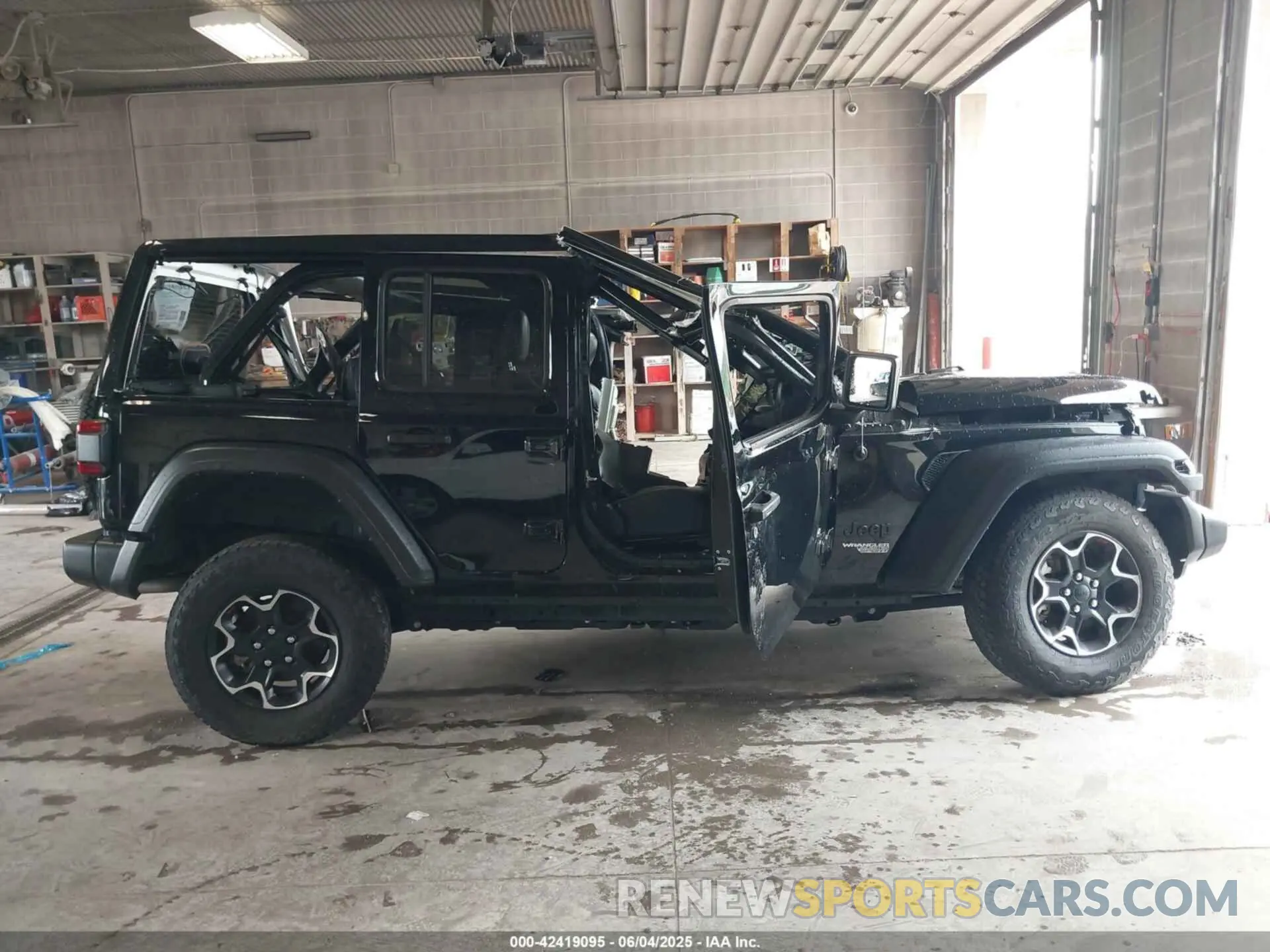 14 Photograph of a damaged car 1C4HJXDN8MW740087 JEEP WRANGLER UNLIMITED 2021