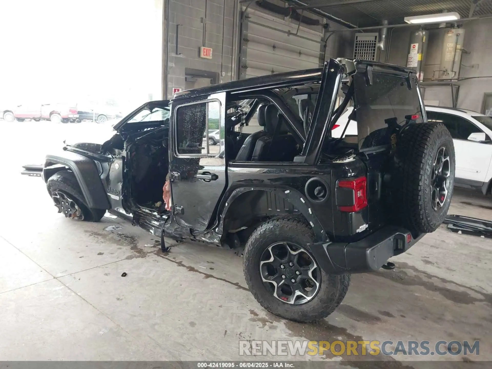 3 Photograph of a damaged car 1C4HJXDN8MW740087 JEEP WRANGLER UNLIMITED 2021