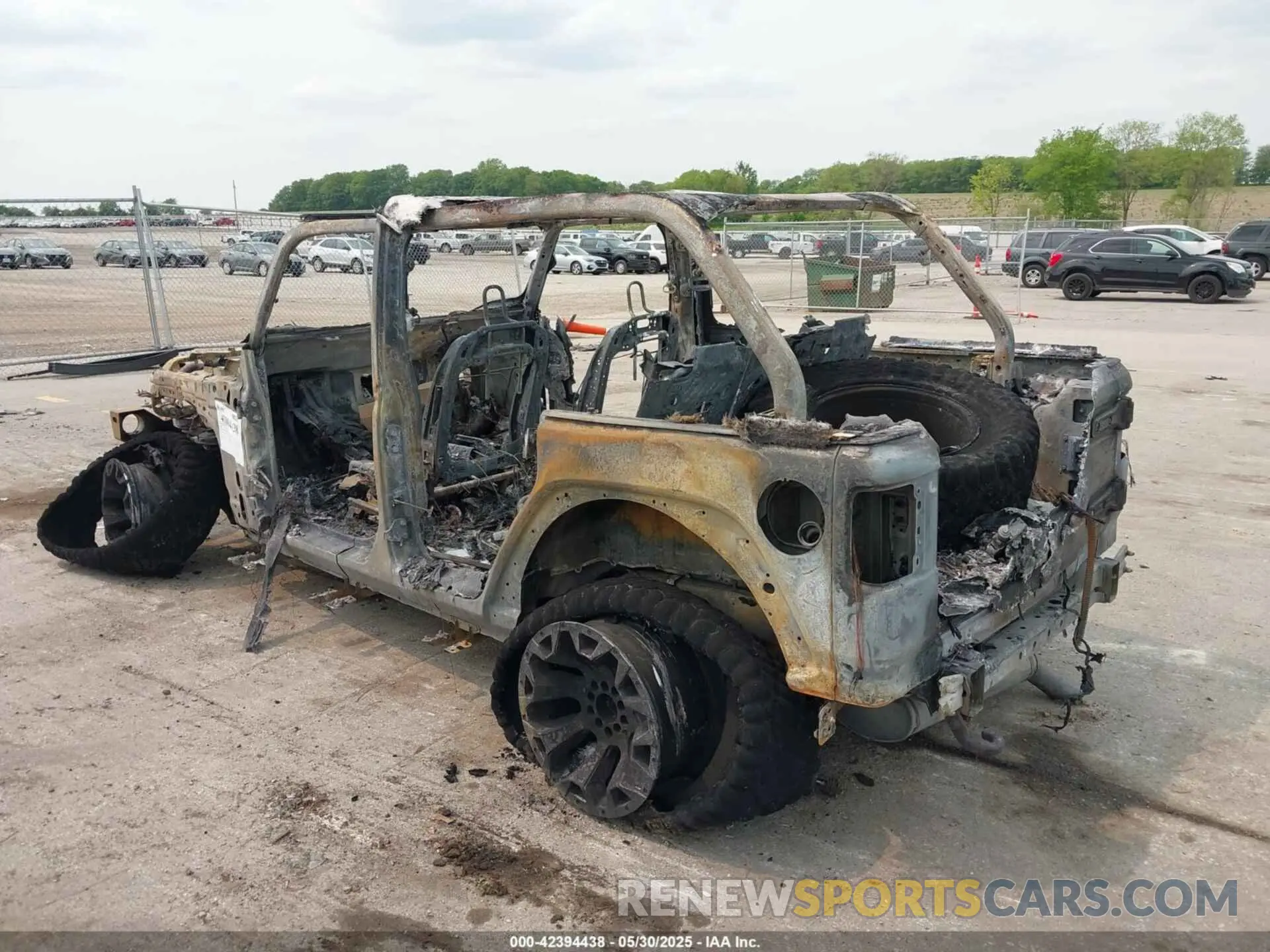 3 Photograph of a damaged car 1C4HJXDN8MW765099 JEEP WRANGLER UNLIMITED 2021