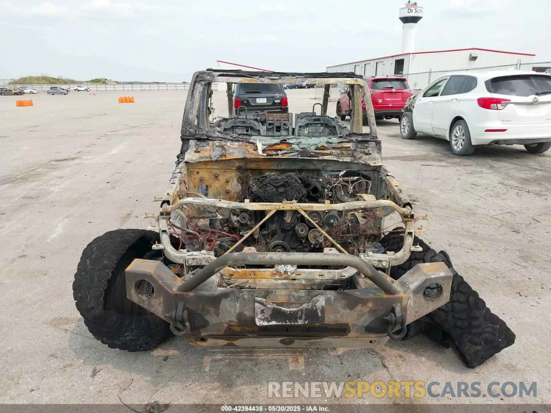 6 Photograph of a damaged car 1C4HJXDN8MW765099 JEEP WRANGLER UNLIMITED 2021