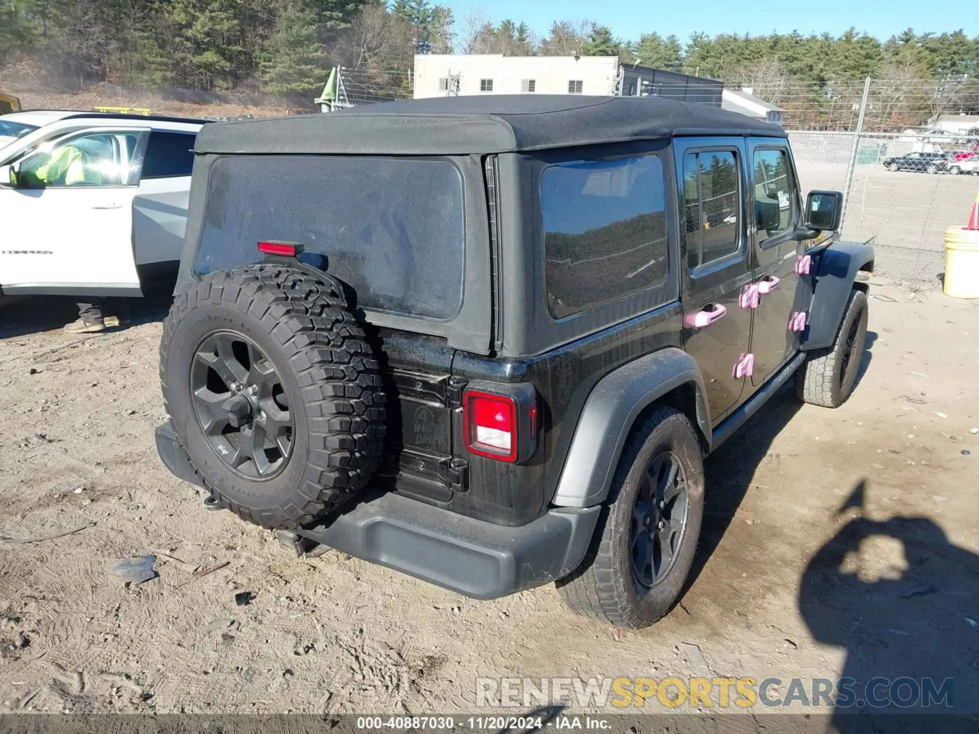 4 Photograph of a damaged car 1C4HJXDN8MW773686 JEEP WRANGLER UNLIMITED 2021