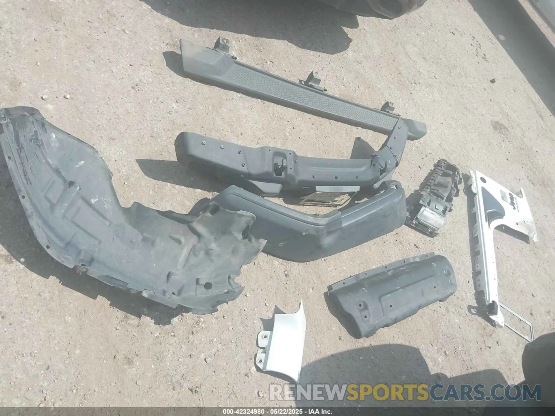 12 Photograph of a damaged car 1C4HJXDNXMW623210 JEEP WRANGLER UNLIMITED 2021
