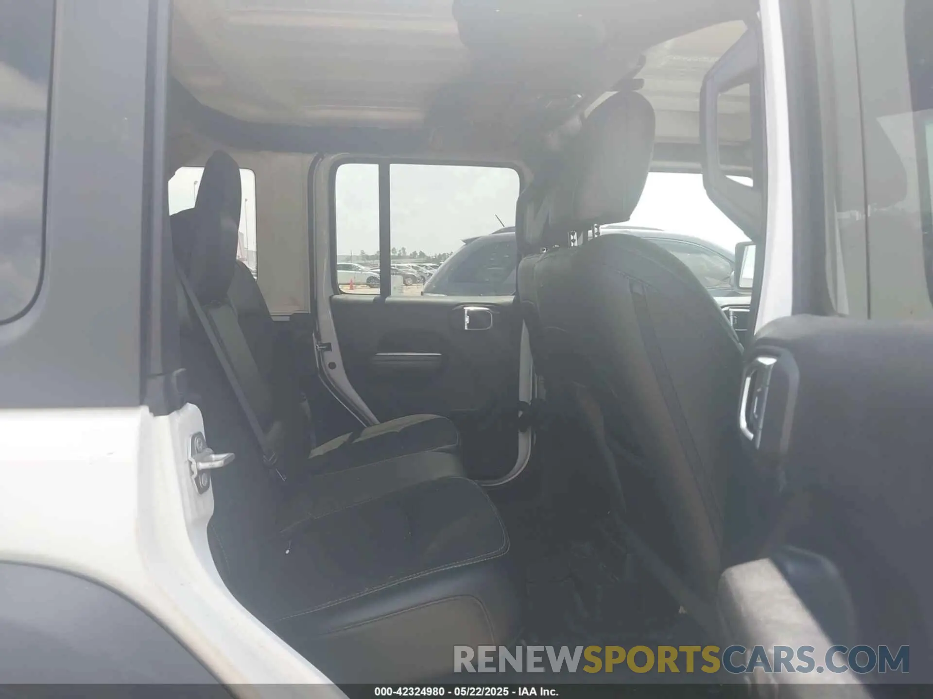 8 Photograph of a damaged car 1C4HJXDNXMW623210 JEEP WRANGLER UNLIMITED 2021