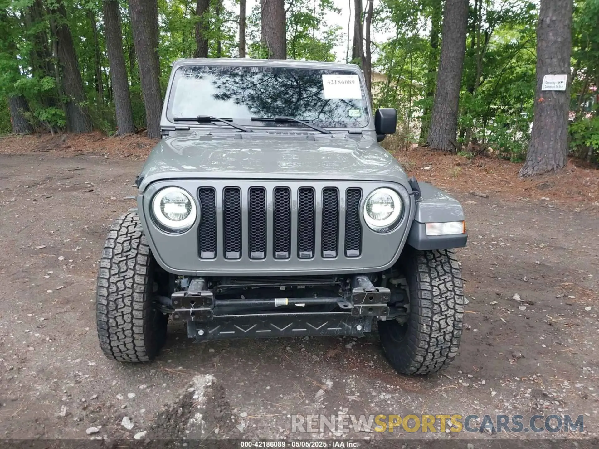 13 Photograph of a damaged car 1C4HJXEG0MW703812 JEEP WRANGLER UNLIMITED 2021