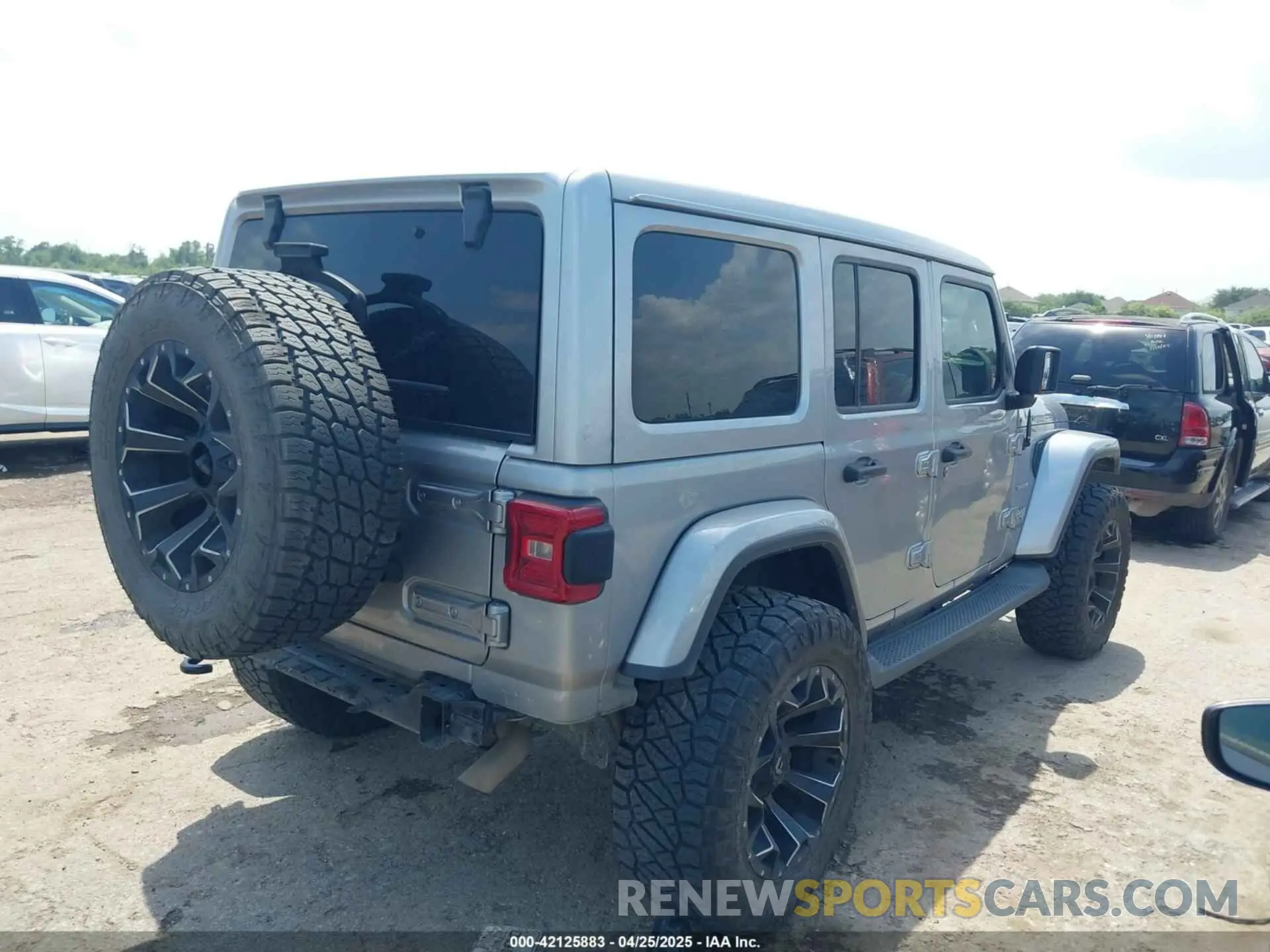 4 Photograph of a damaged car 1C4HJXEG3MW511185 JEEP WRANGLER UNLIMITED 2021