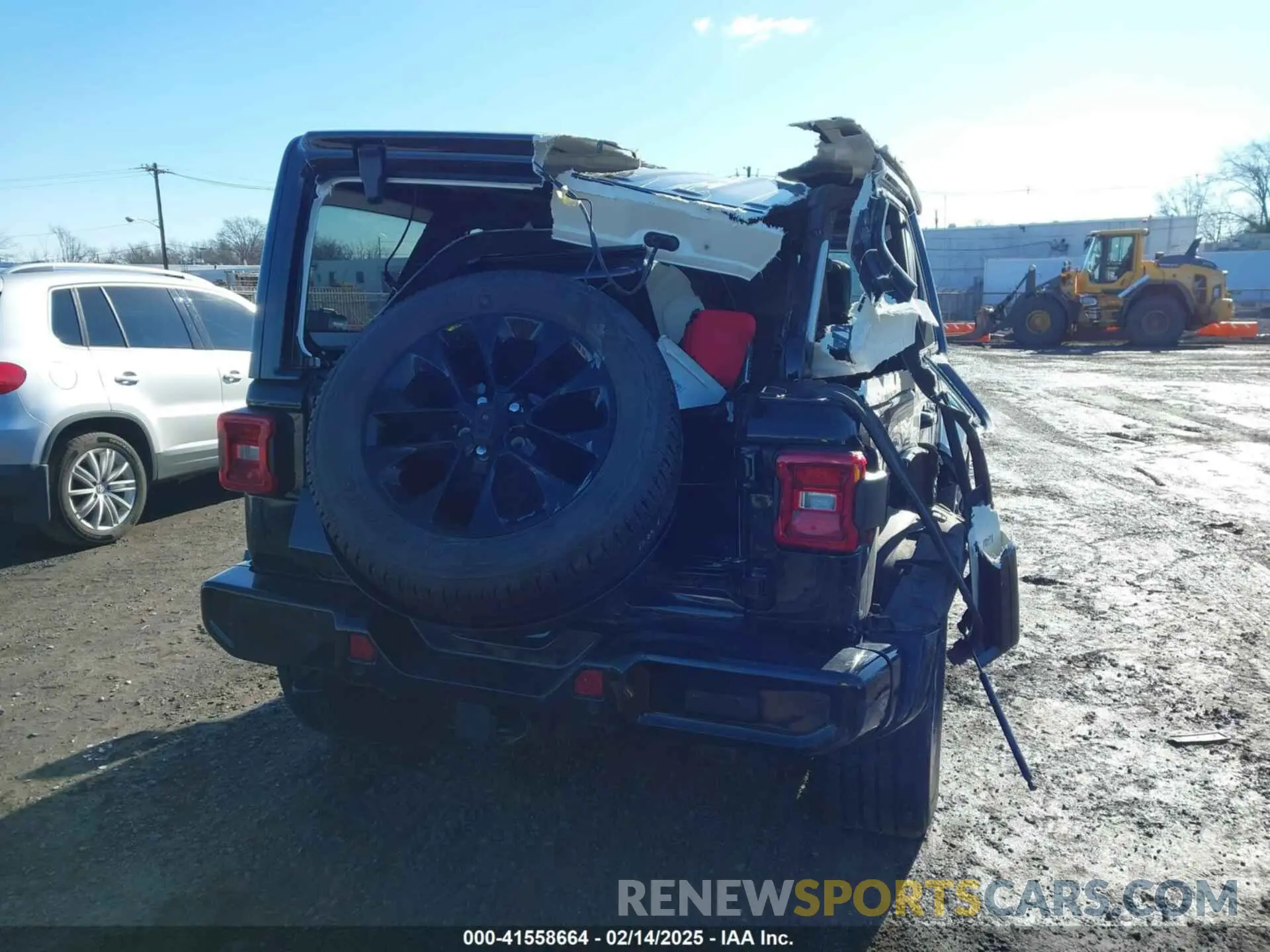 18 Photograph of a damaged car 1C4HJXEG4MW521174 JEEP WRANGLER UNLIMITED 2021