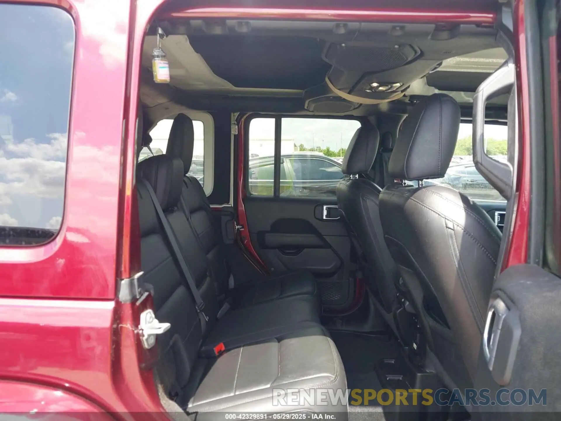 8 Photograph of a damaged car 1C4HJXEG5MW649214 JEEP WRANGLER UNLIMITED 2021