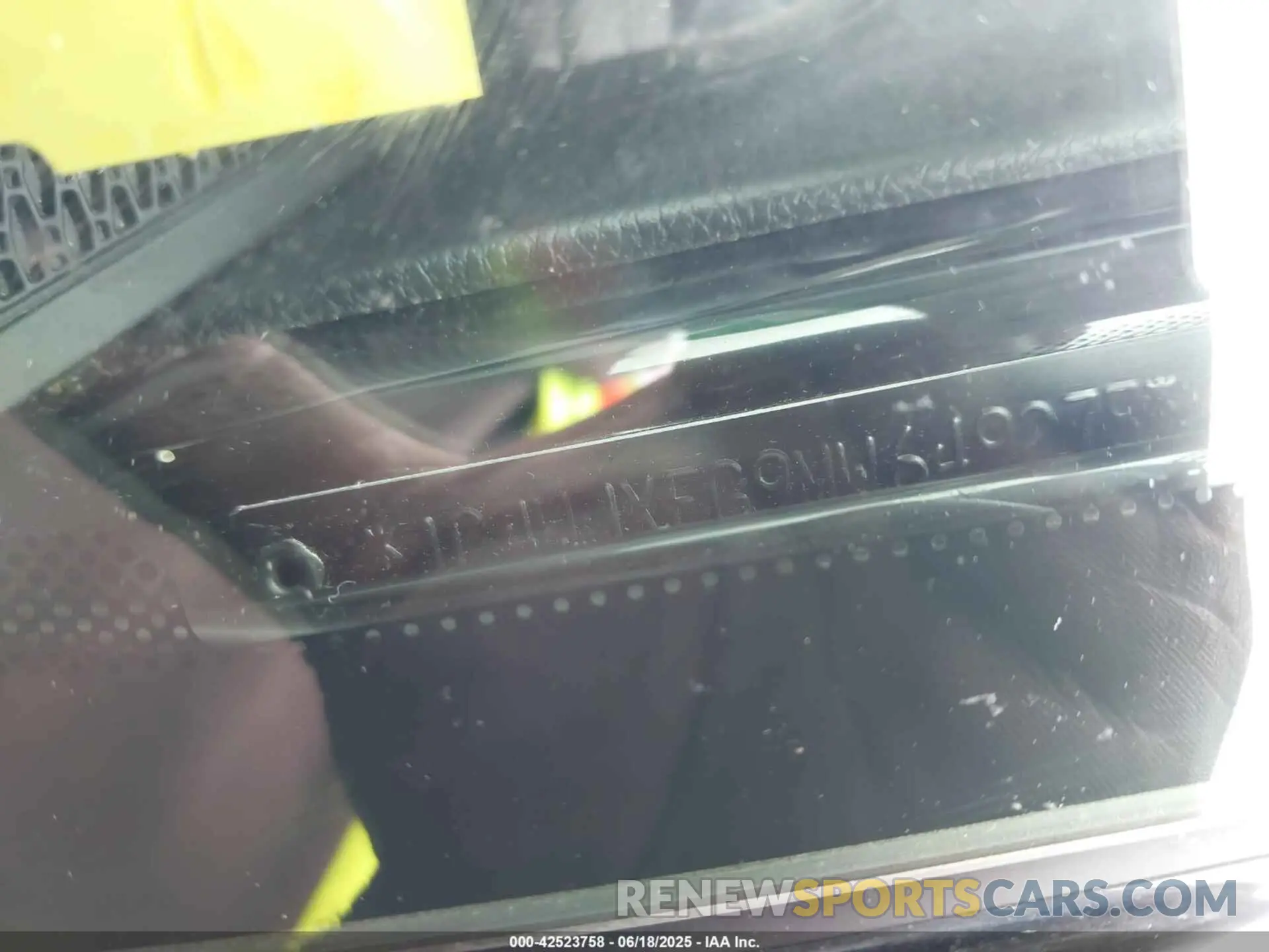 17 Photograph of a damaged car 1C4HJXEG9MW649278 JEEP WRANGLER UNLIMITED 2021